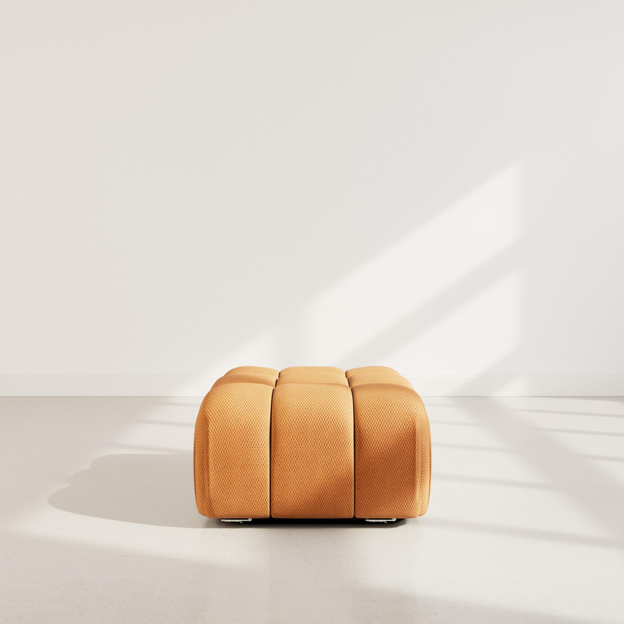 Voir la diapositive 2 : LISA DESIGN Ruby - pouf en velours texturé