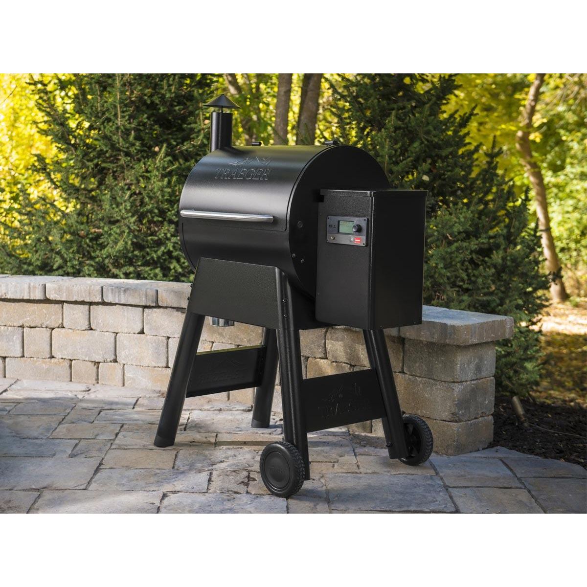 TRAEGER Barbecue pellet Pro 575 noir sur chariot, grille haute 56x18 cm, grille basse 56x48 cm