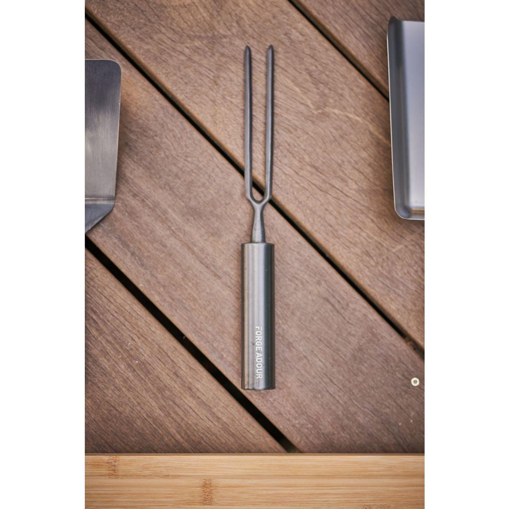 Voir la diapositive 2 : FORGE ADOUR Ustensile plancha courte titane