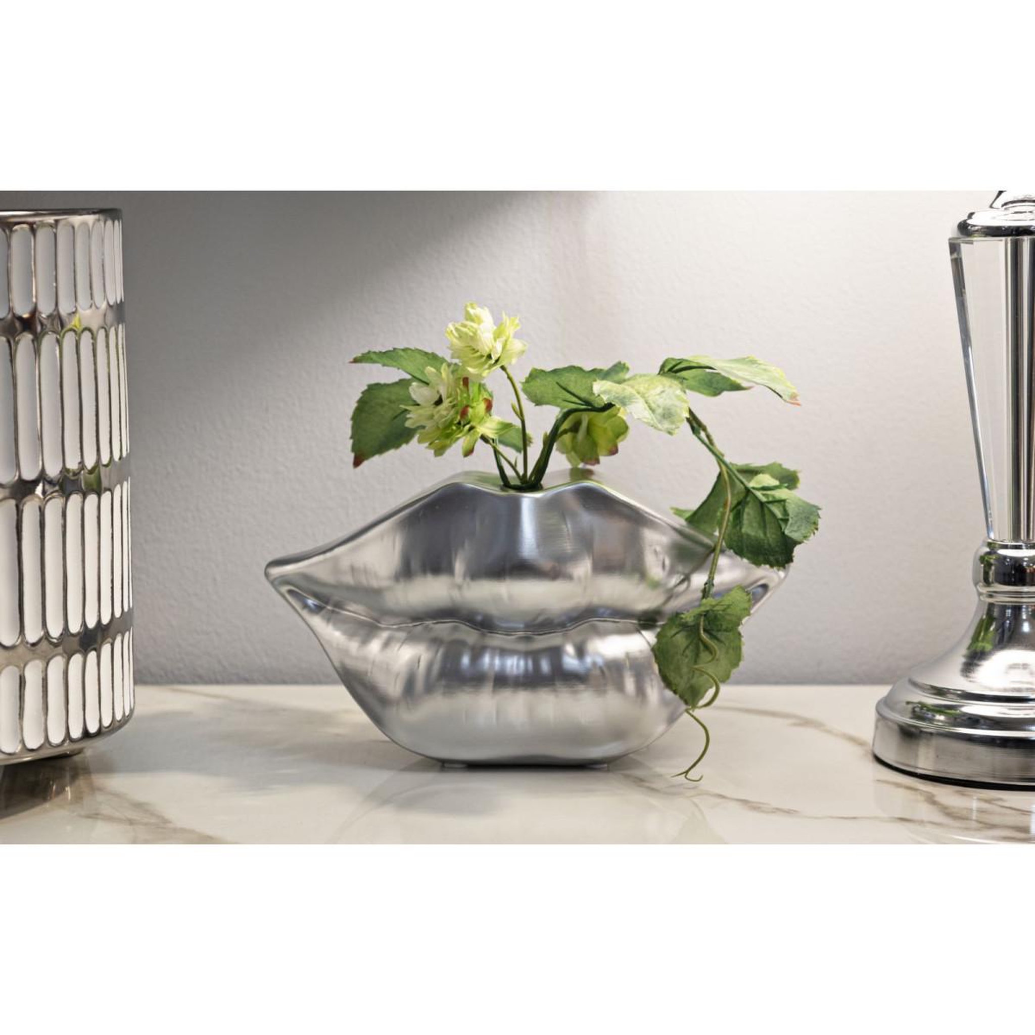 Voir la diapositive 5 : Paris Prix Vase déco en résine  mouth  23cm argent