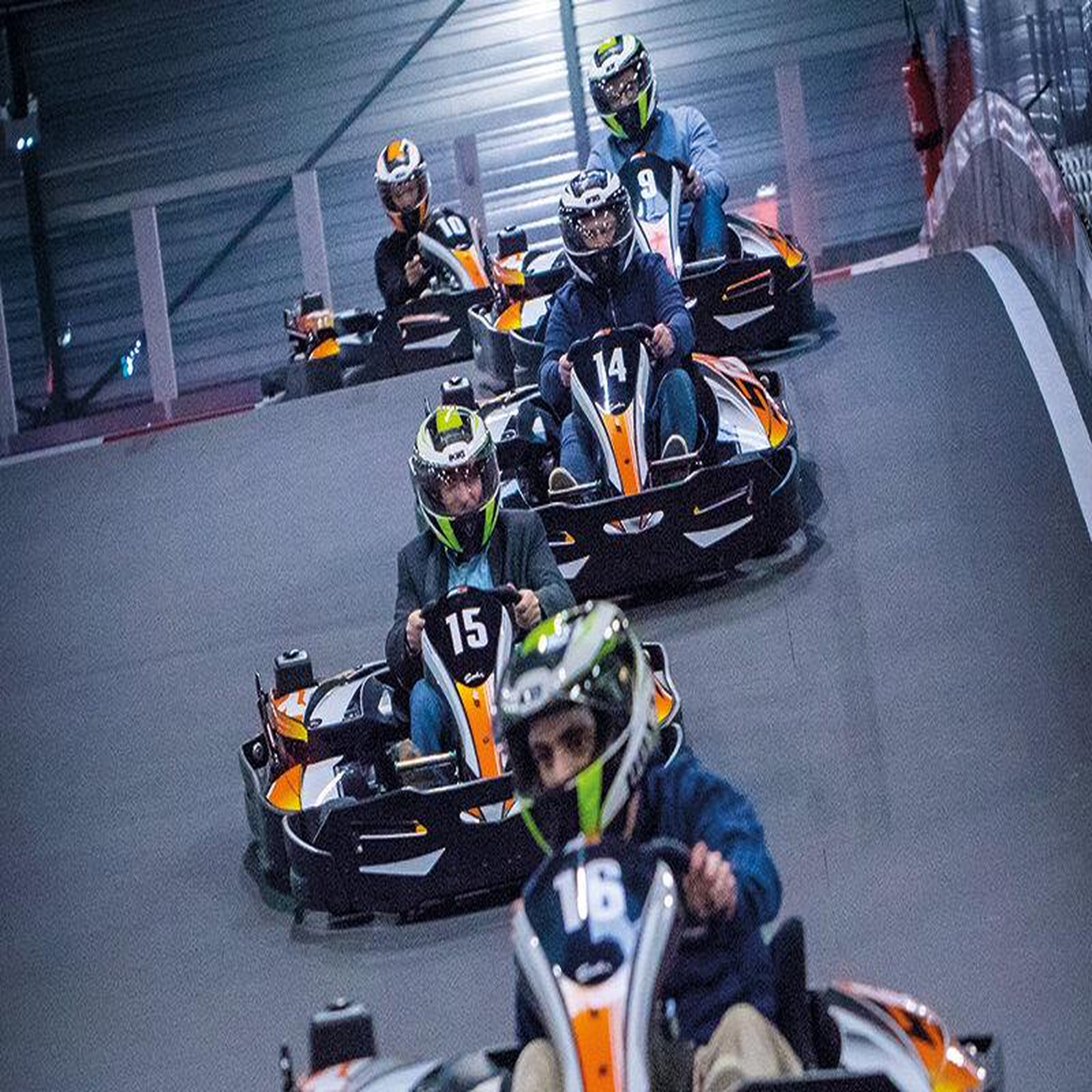 Voir la diapositive 5 : Smartbox Red bull kart fight - coffret cadeau sport & aventure
