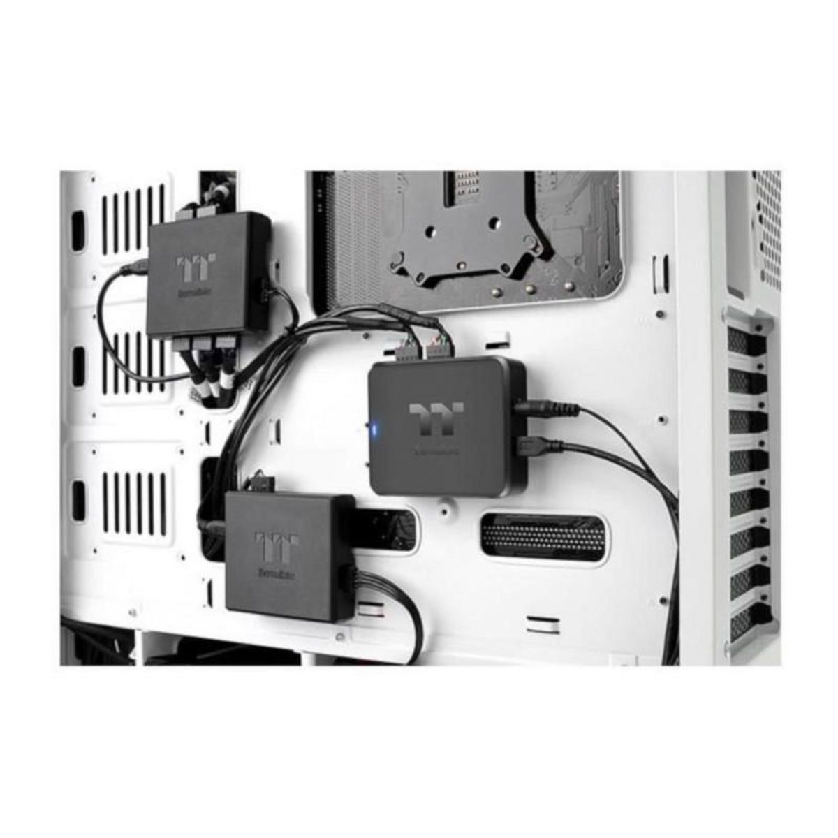 Thermaltake THERMALTAKE - H200 PLUS - Hub USB Interne