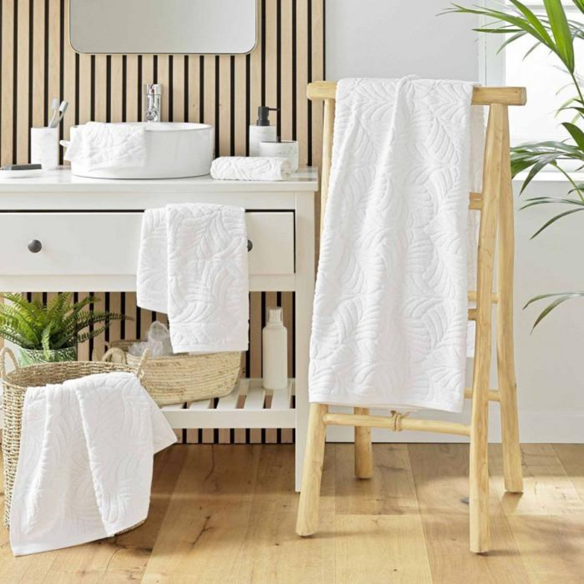 Paris Prix Lot de 2 Gants de Toilette  Madeira  15x21cm Blanc