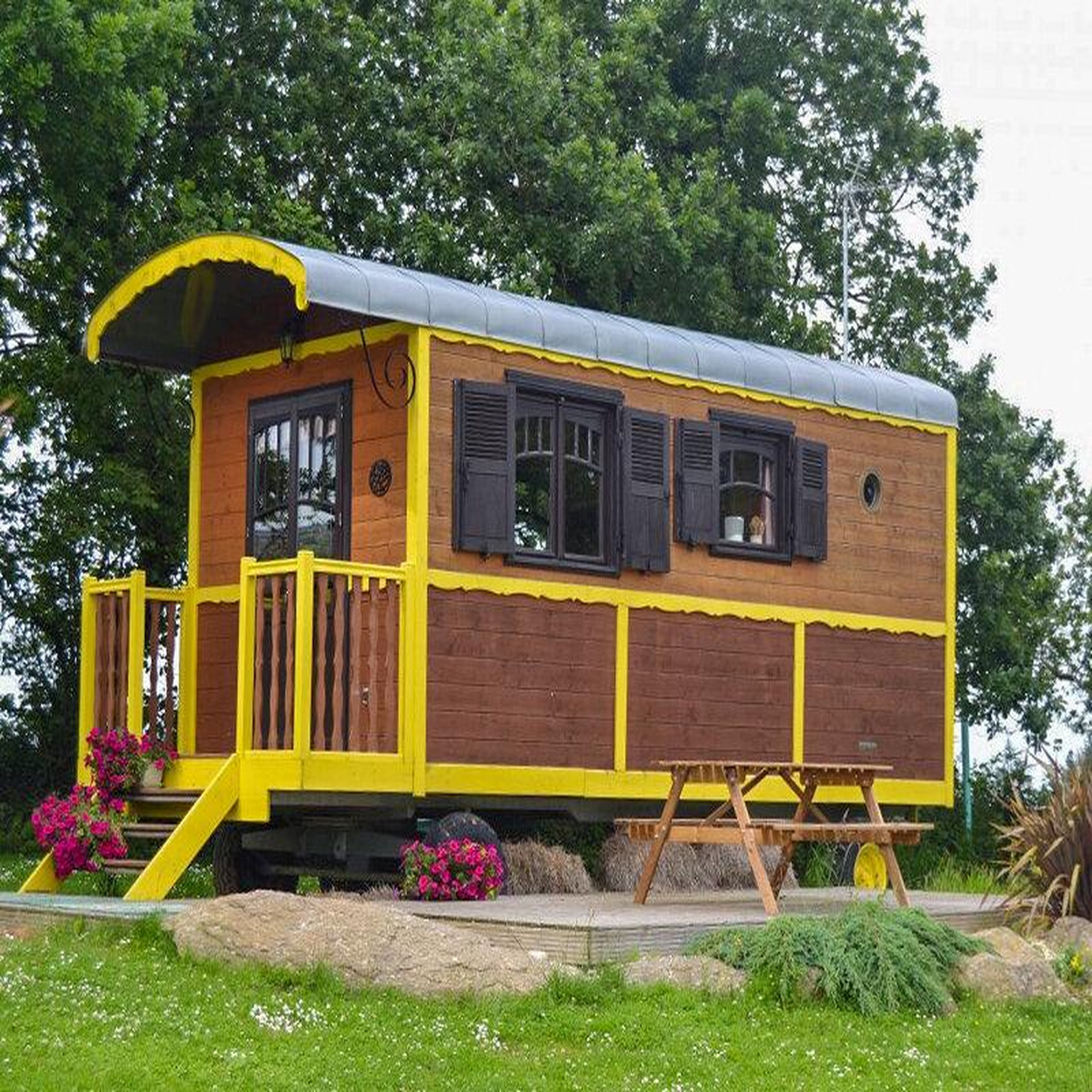 Voir la diapositive 3 : Smartbox Séjour insolite : 2 jours en roulotte sur la côte bretonne - coffret cadeau séjour