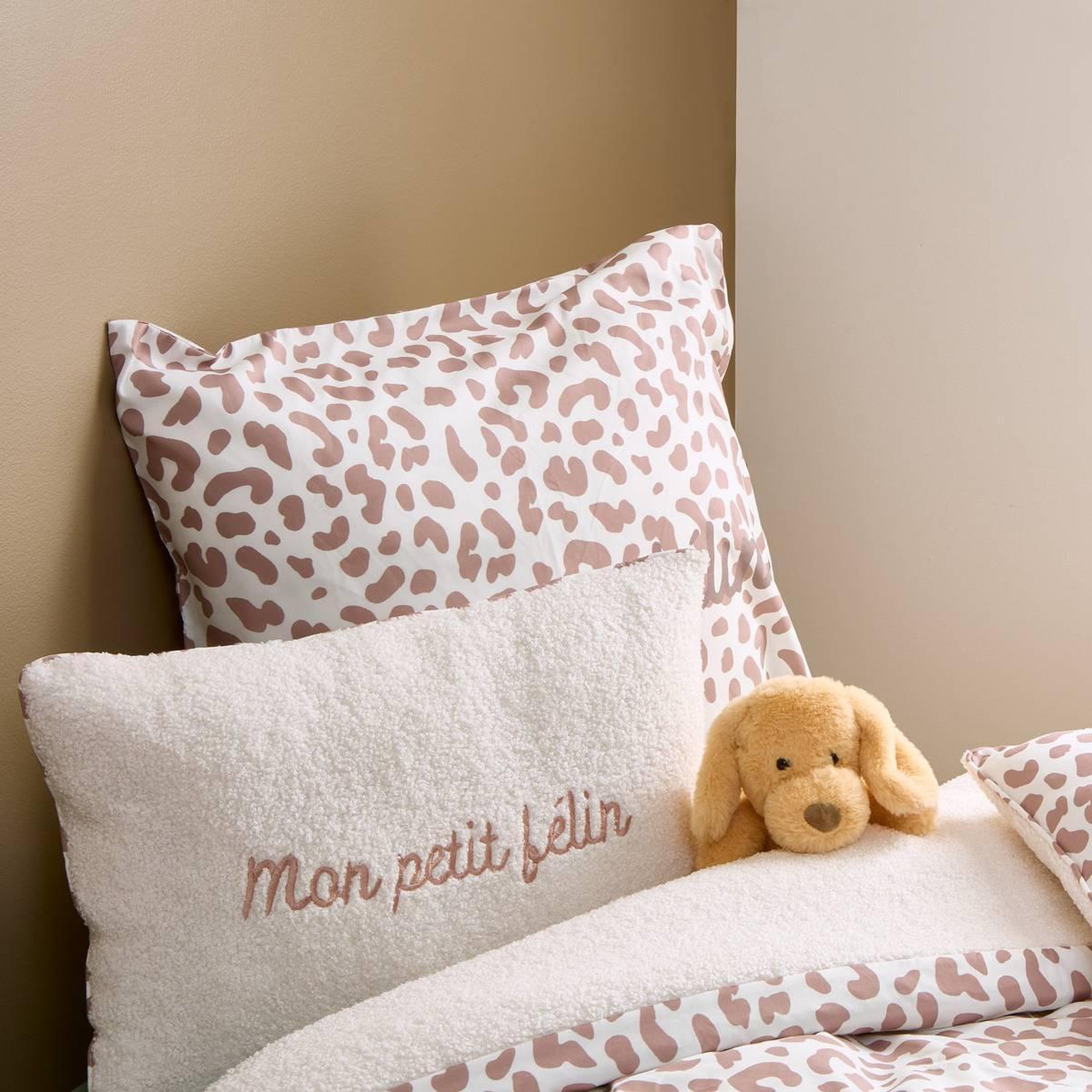 Voir la diapositive 6 : Atmosphera Kids Coussin déco enfant bouclette  jaiko  38x58cm rose