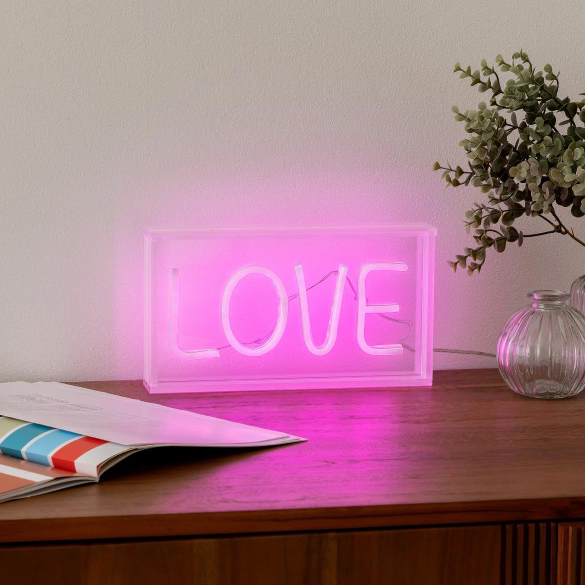 Voir la diapositive 6 : ATMOSPHERA Lampe néon led à poser  love  23cm rose
