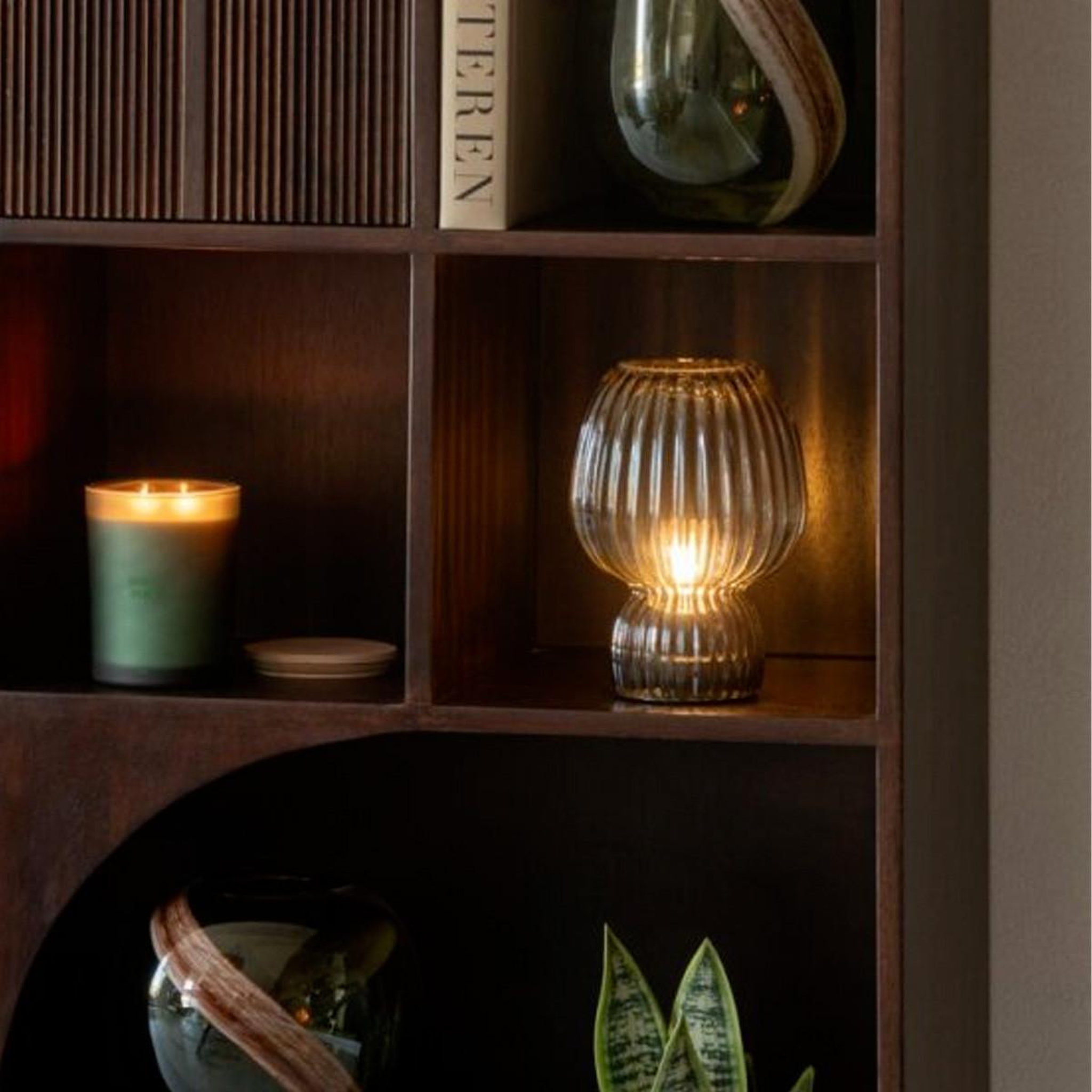 Voir la diapositive 6 : J-LINE Lampe à poser sans fil en verre  aura  21cm vert olive