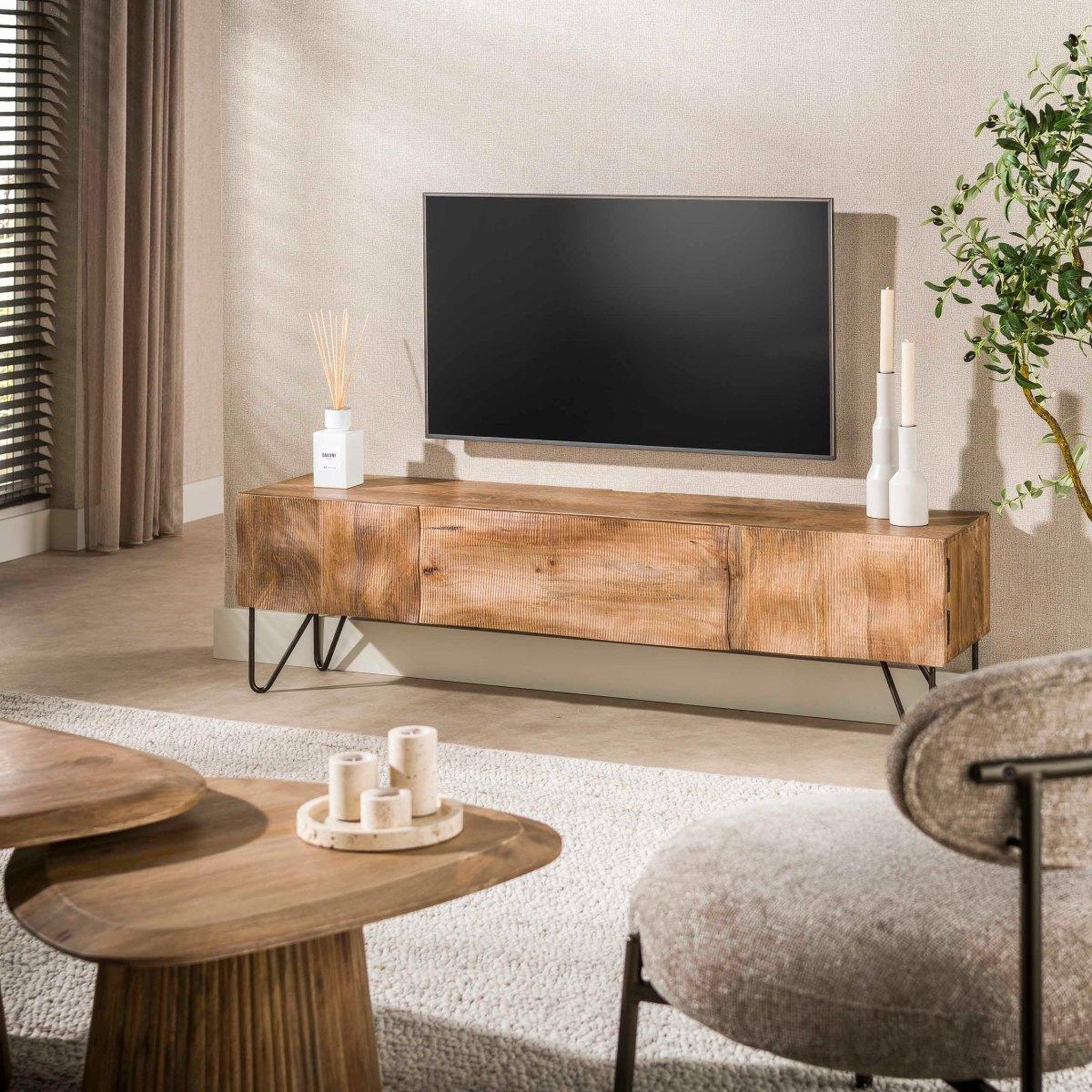 Voir la diapositive 2 : JLC KREATION Meuble tv en manguier 160cm avec rangements naples