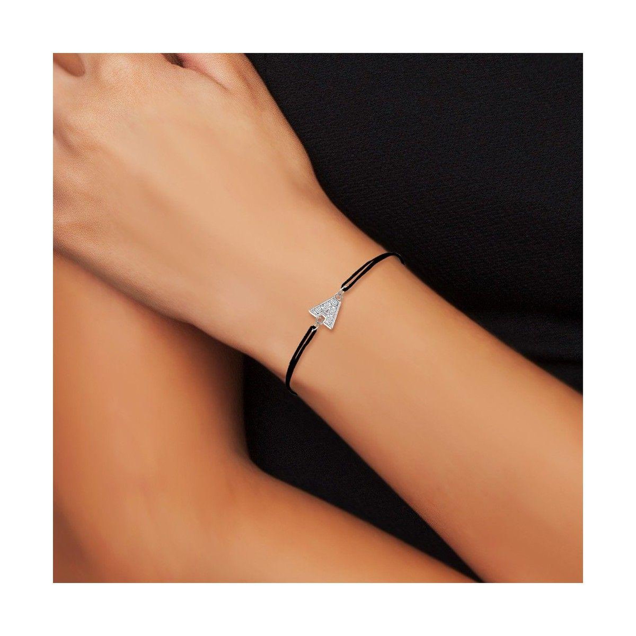Voir la diapositive 3 : SC CRYSTAL Bracelet lettre A élastique noir SC Crystal orné de Cristaux scintillants