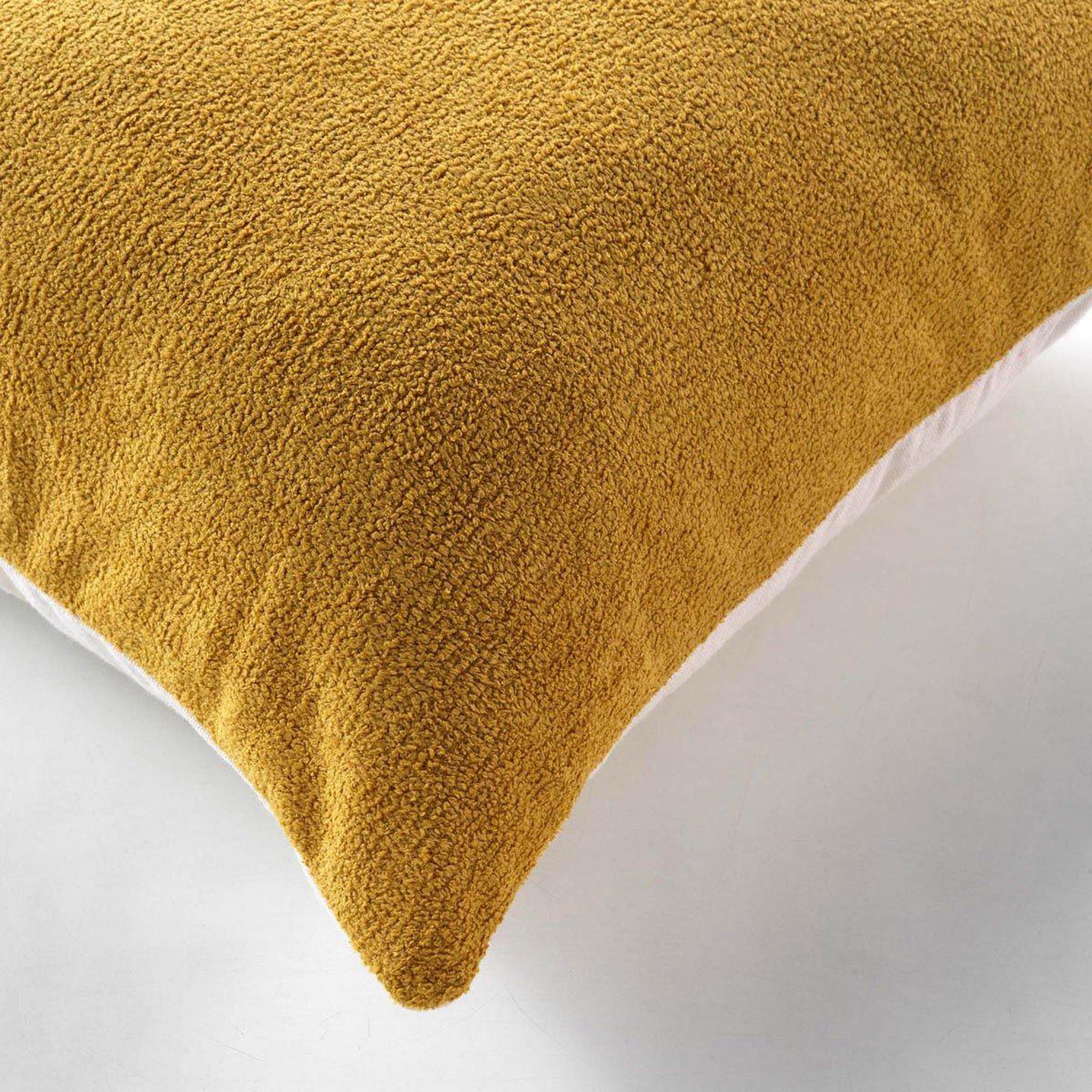 Voir la diapositive 3 : Douceur d'Intérieur Coussin déco bouclette  tessa  45x45cm jaune