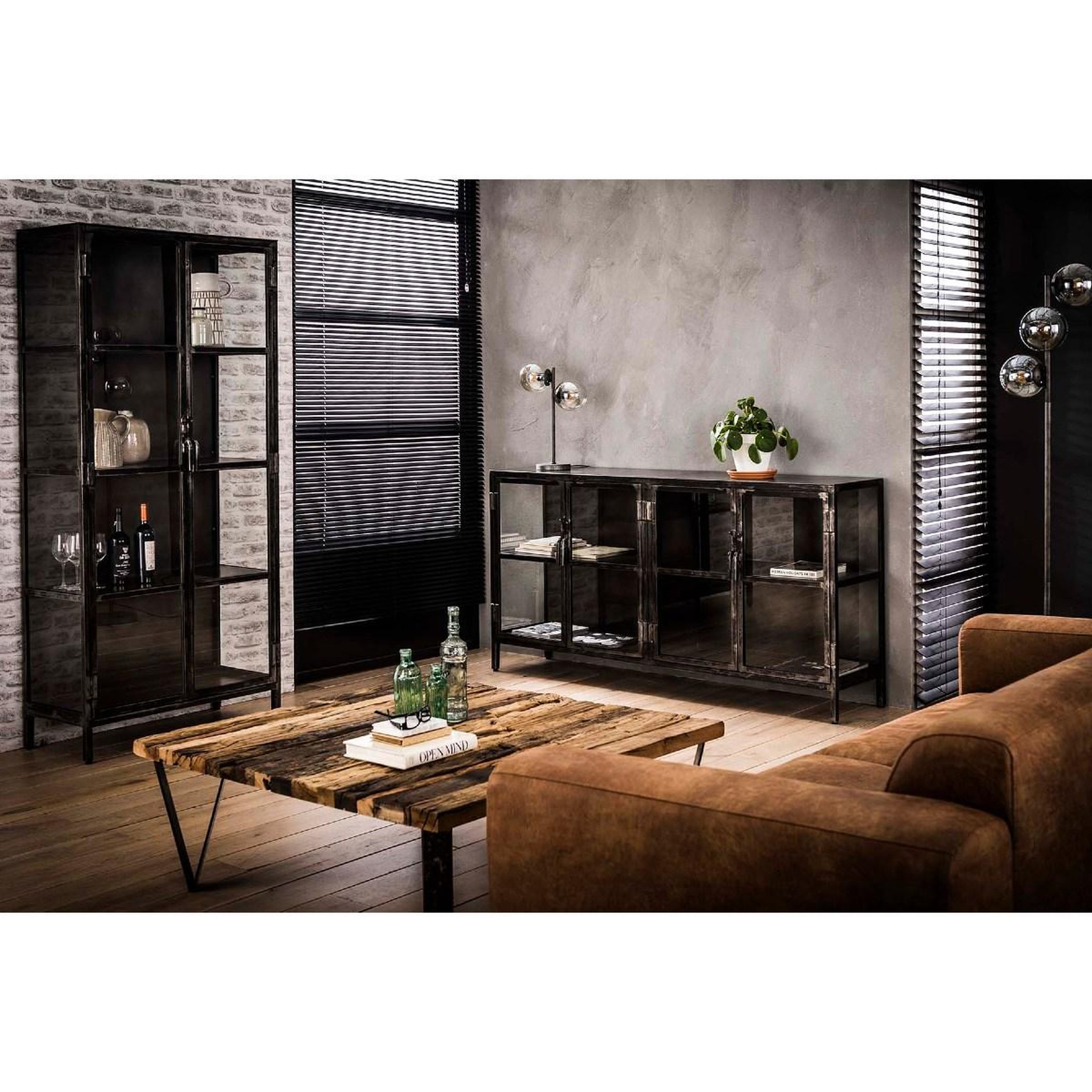 Voir la diapositive 5 : JLC KREATION Vitrine 2 portes vitrées en métal IRON
