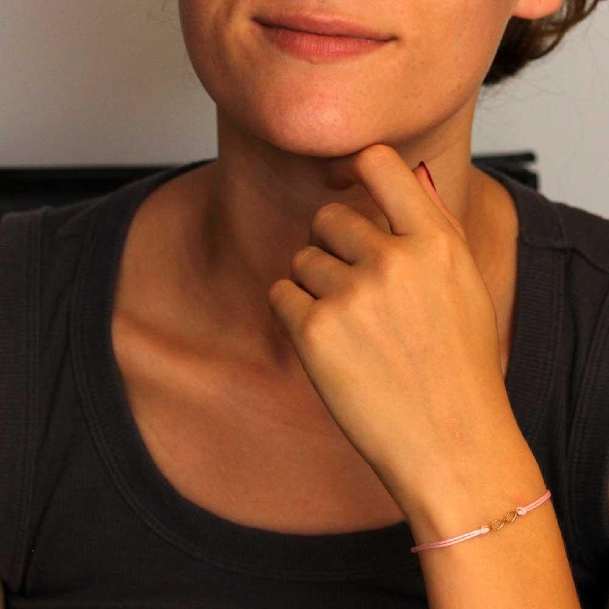 Voir la diapositive 3 : L'ATELIER D'AZUR Bracelet Infini Or Jaune - Cordon Rose - Femme