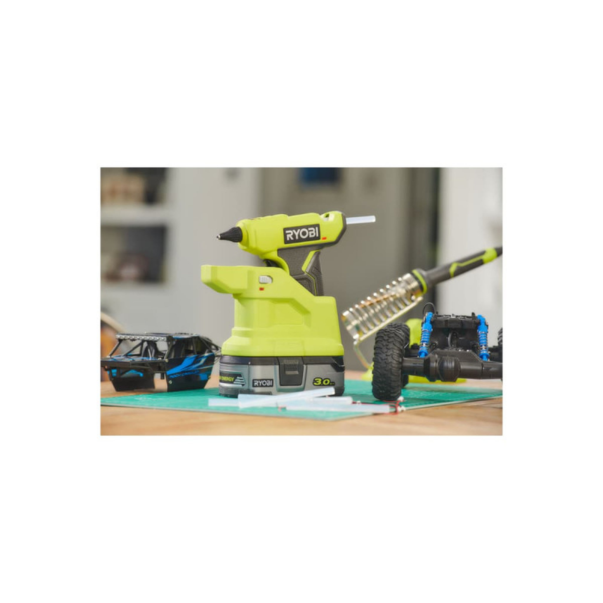 Voir la diapositive 4 : Ryobi Pistolet à colle RYOBI 18V One+ - Sans batterie ni chargeur RGLM18-0