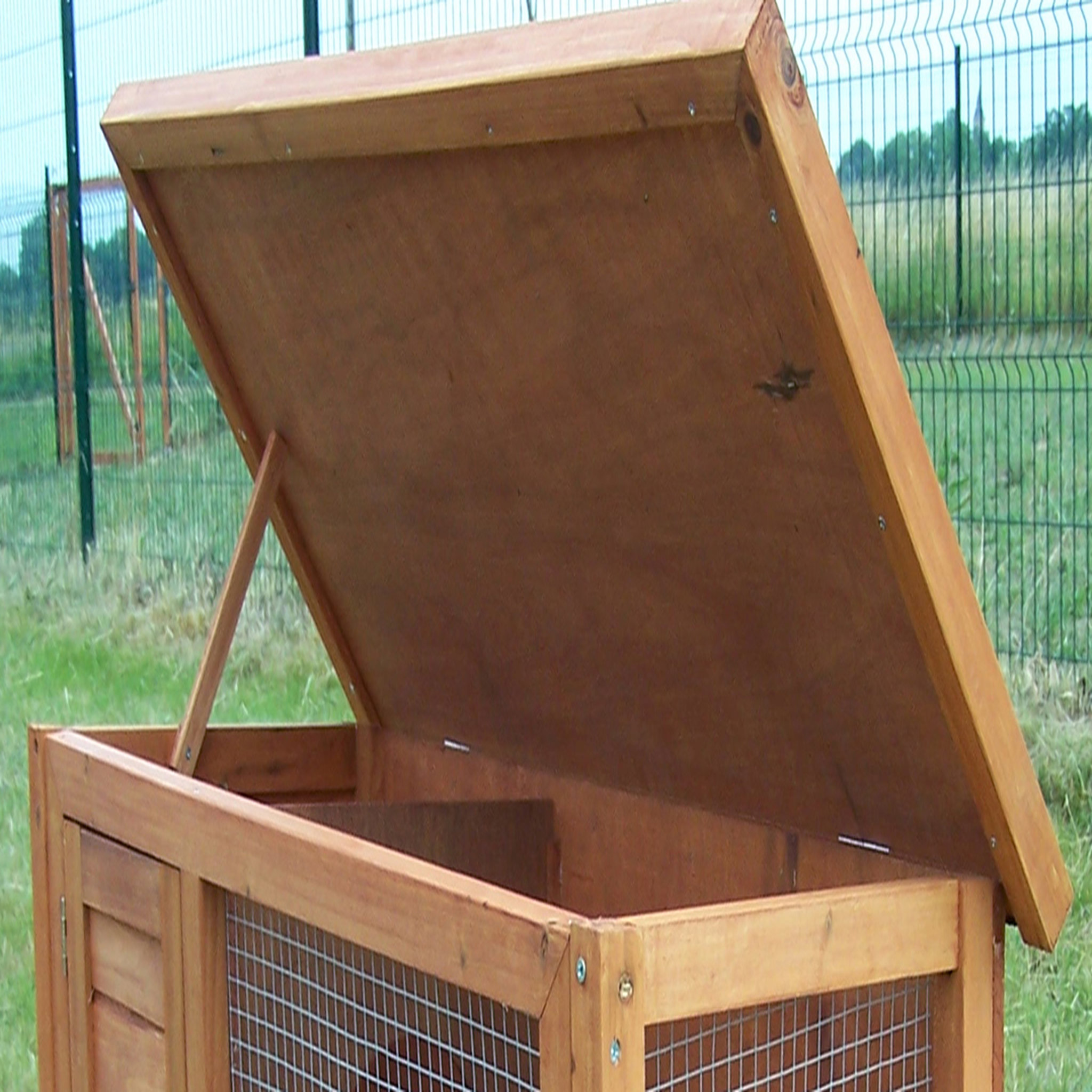 Voir la diapositive 2 : Clapier Bokel 0.41m² sur pieds