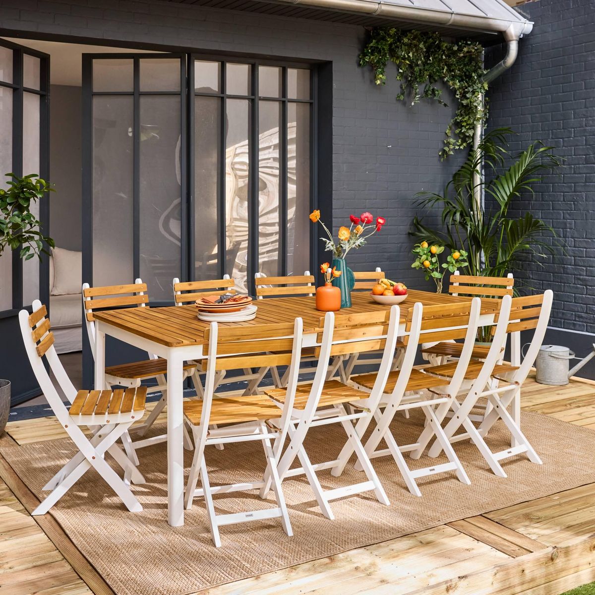 SWEEEK Table de jardin acacia avec coins arrondis, 10 chaises, 200 x 100 x 75 cm