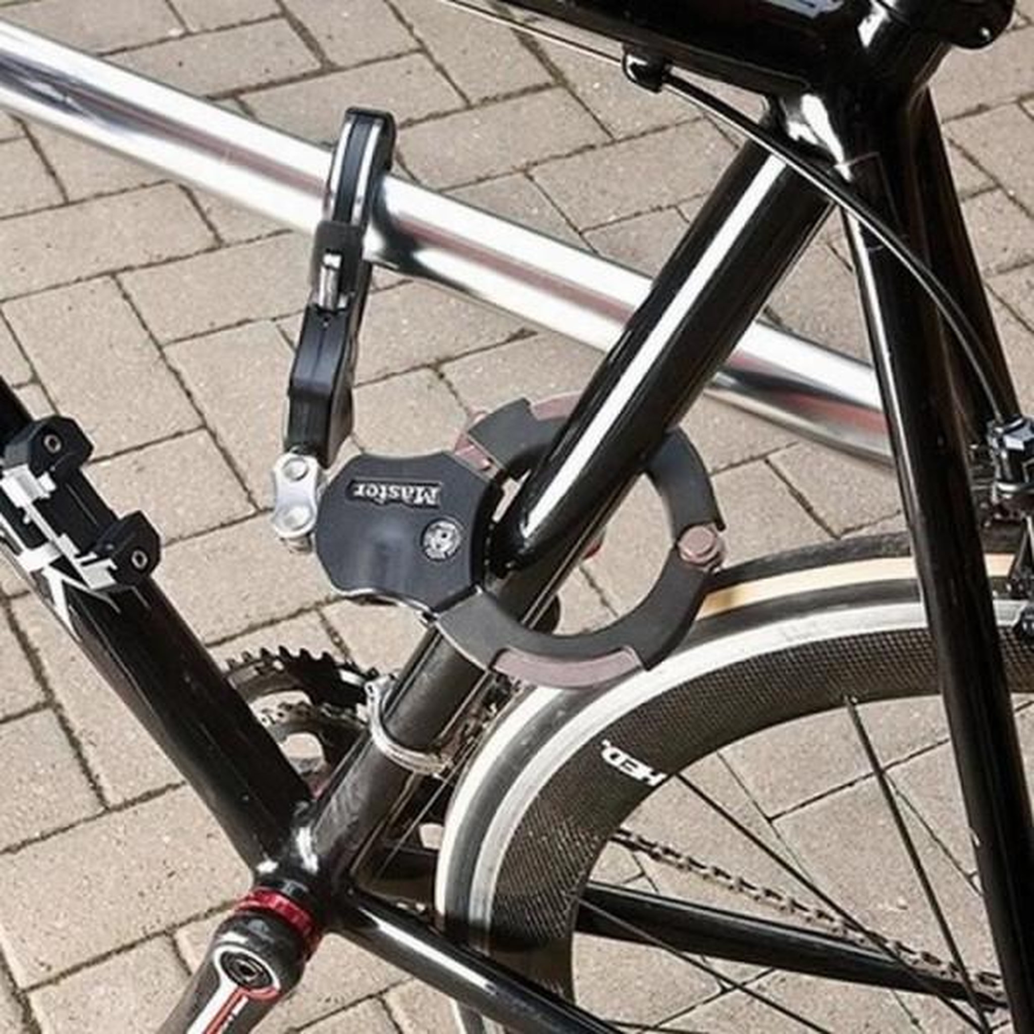Voir la diapositive 2 : Master lock Antivol Masterlock menottes en acier trempé de 7.6cm de diametre 1 maillon