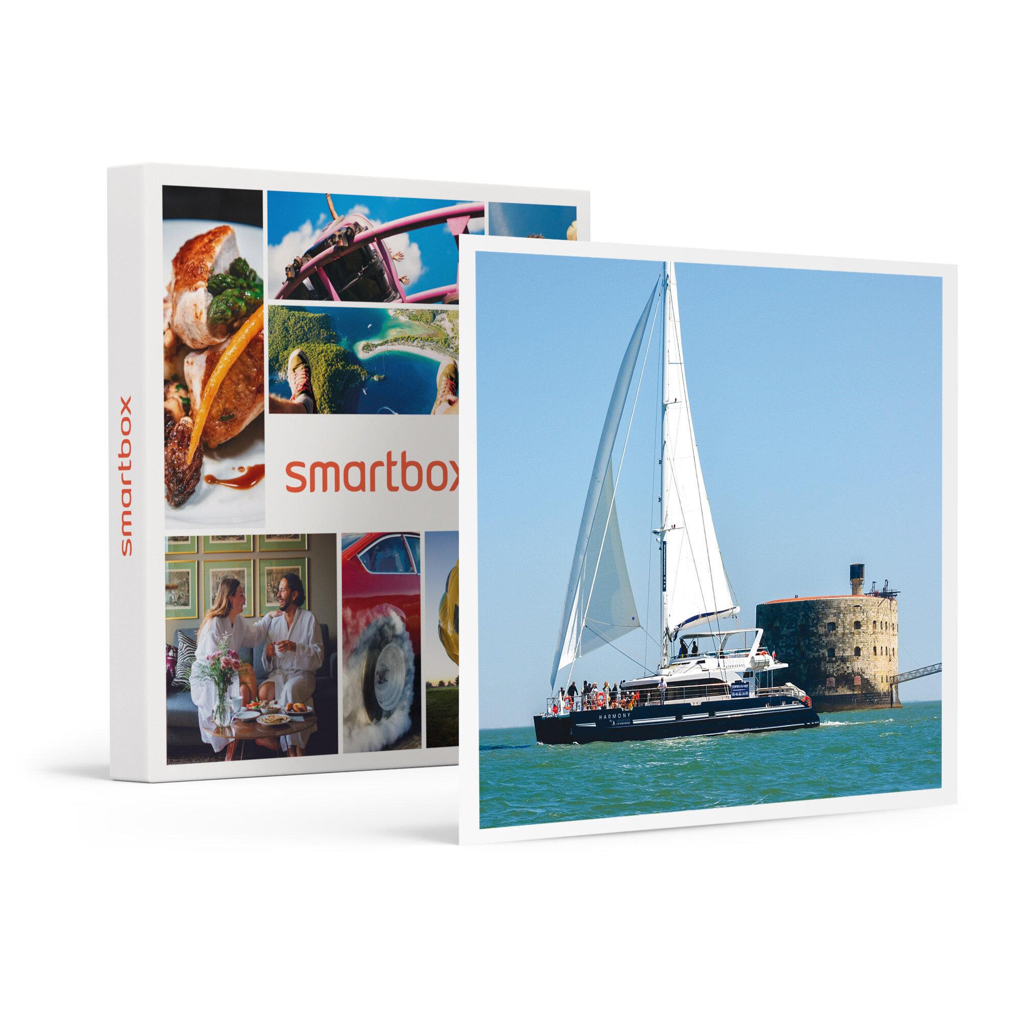Voir la diapositive 1 : Smartbox Croisière d'1h30 en catamaran pour 2 adultes et 2 enfants au fort Boyard - Coffret Cadeau Sport & Aventure