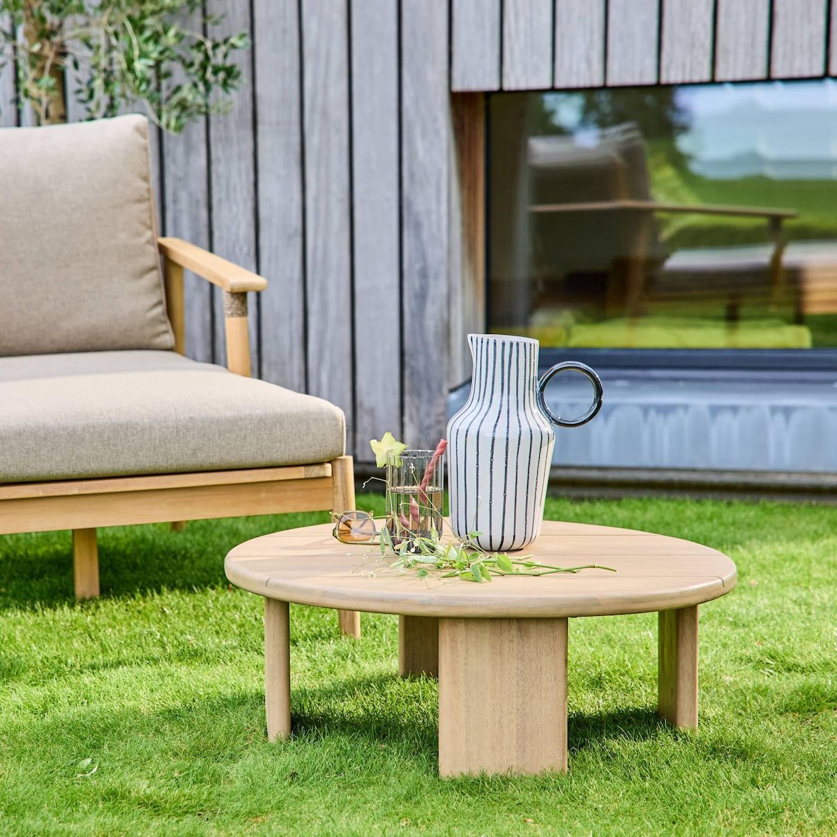 SWEEEK Table basse de jardin ronde bois d'acacia naturel 70cm - Kaita