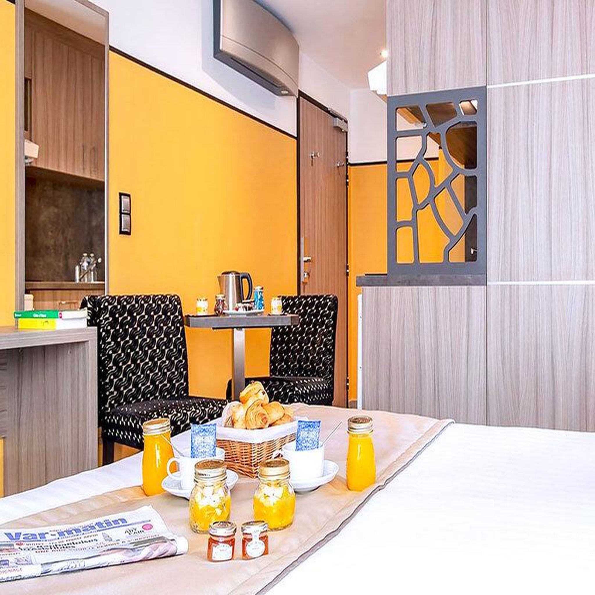 Voir la diapositive 3 : Smartbox 3 jours en studio dans un hôtel 4* avec espace détente privatif à saint-raphaël - coffret cadeau séjour