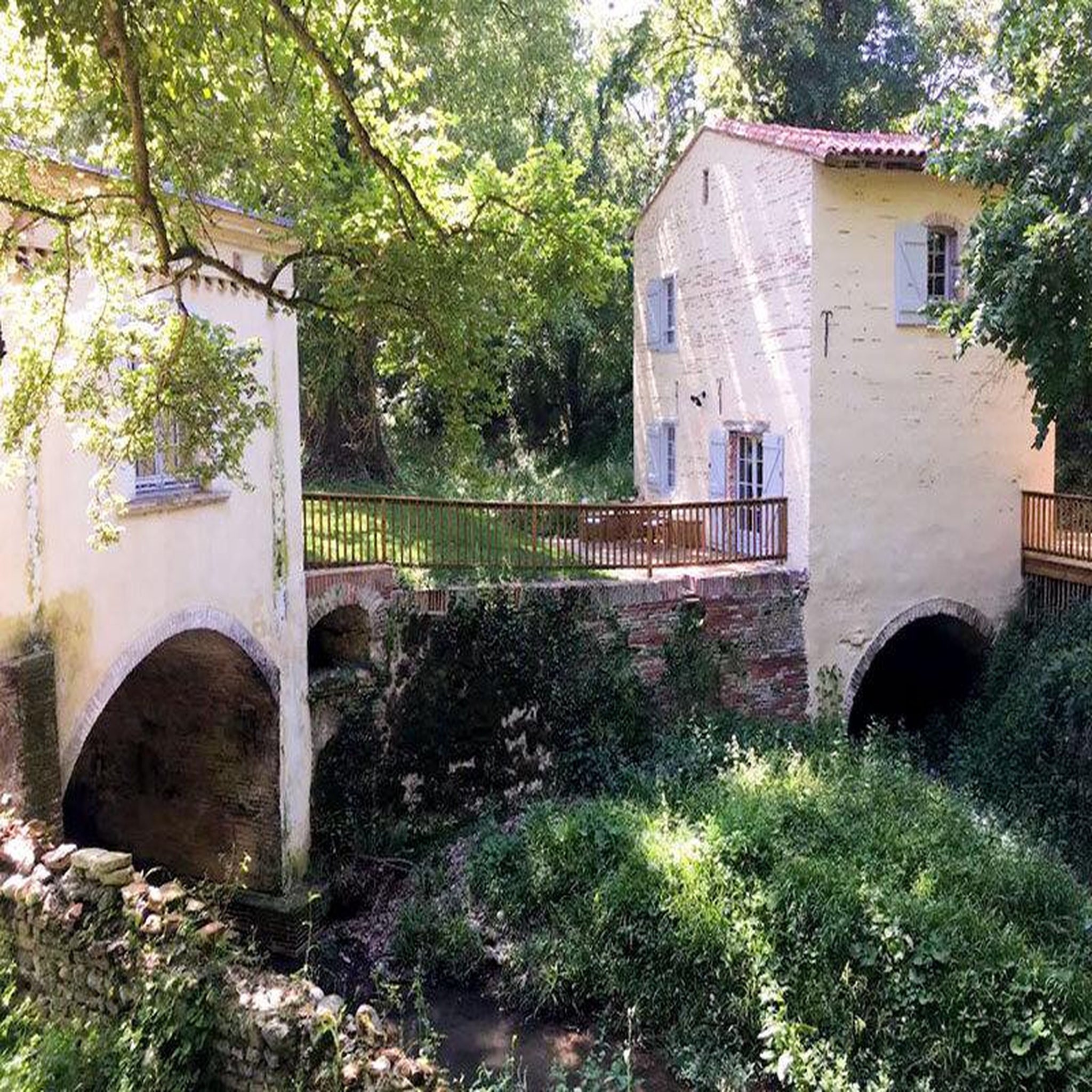 Voir la diapositive 4 : Smartbox 3 jours dans une mouline près de toulouse avec visite de jardin - coffret cadeau séjour