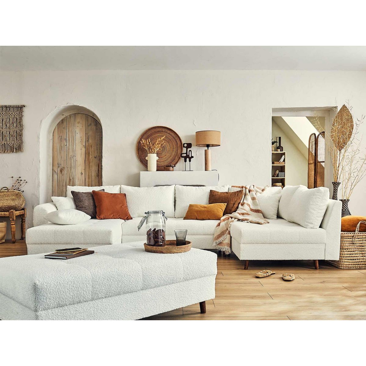 LISA DESIGN Rune - canapé panoramique d'angle droit - 7 places - avec pouf d'appoint - en tissu bouclette