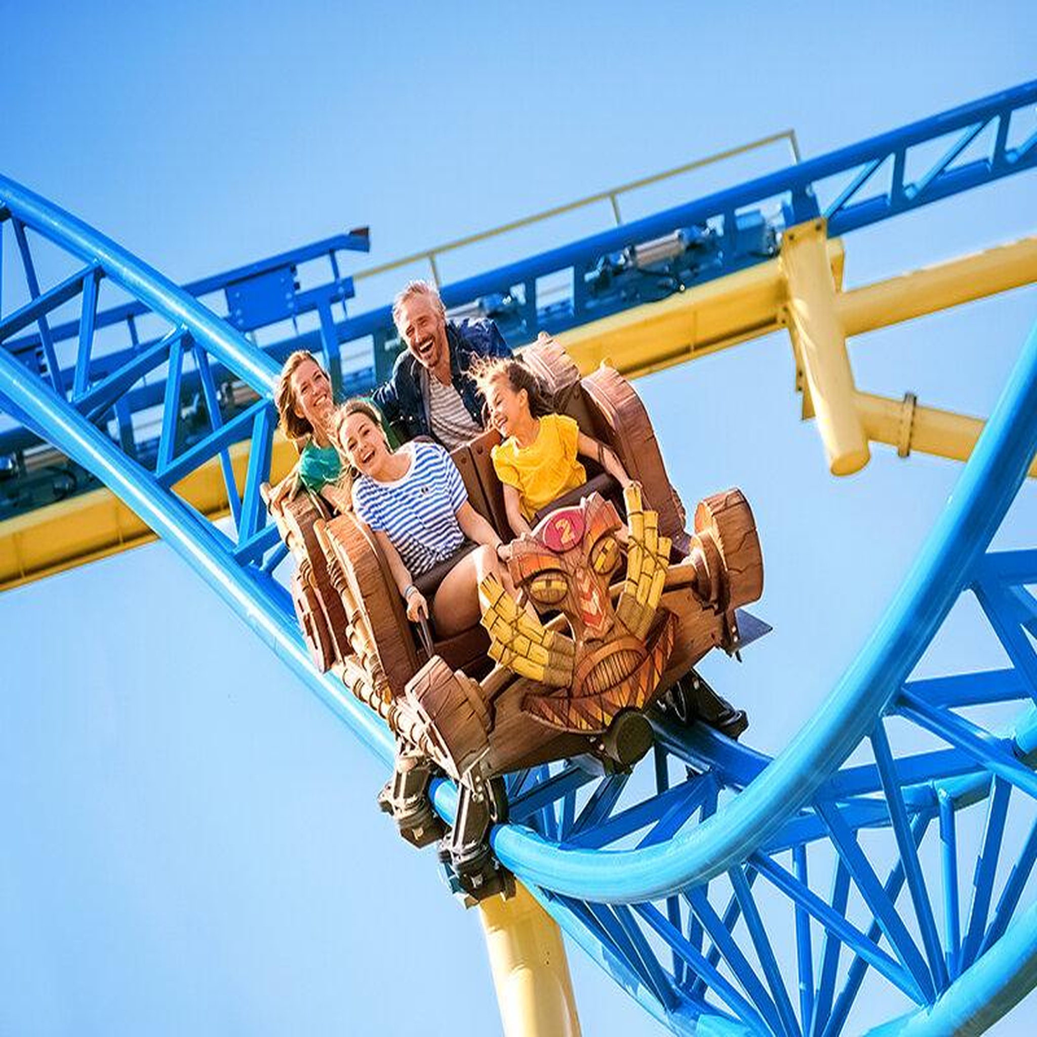 Voir la diapositive 4 : Smartbox Entrée à Walibi Belgium en 2025 pour 2 adultes et 2 enfants - Coffret Cadeau Sport & Aventure