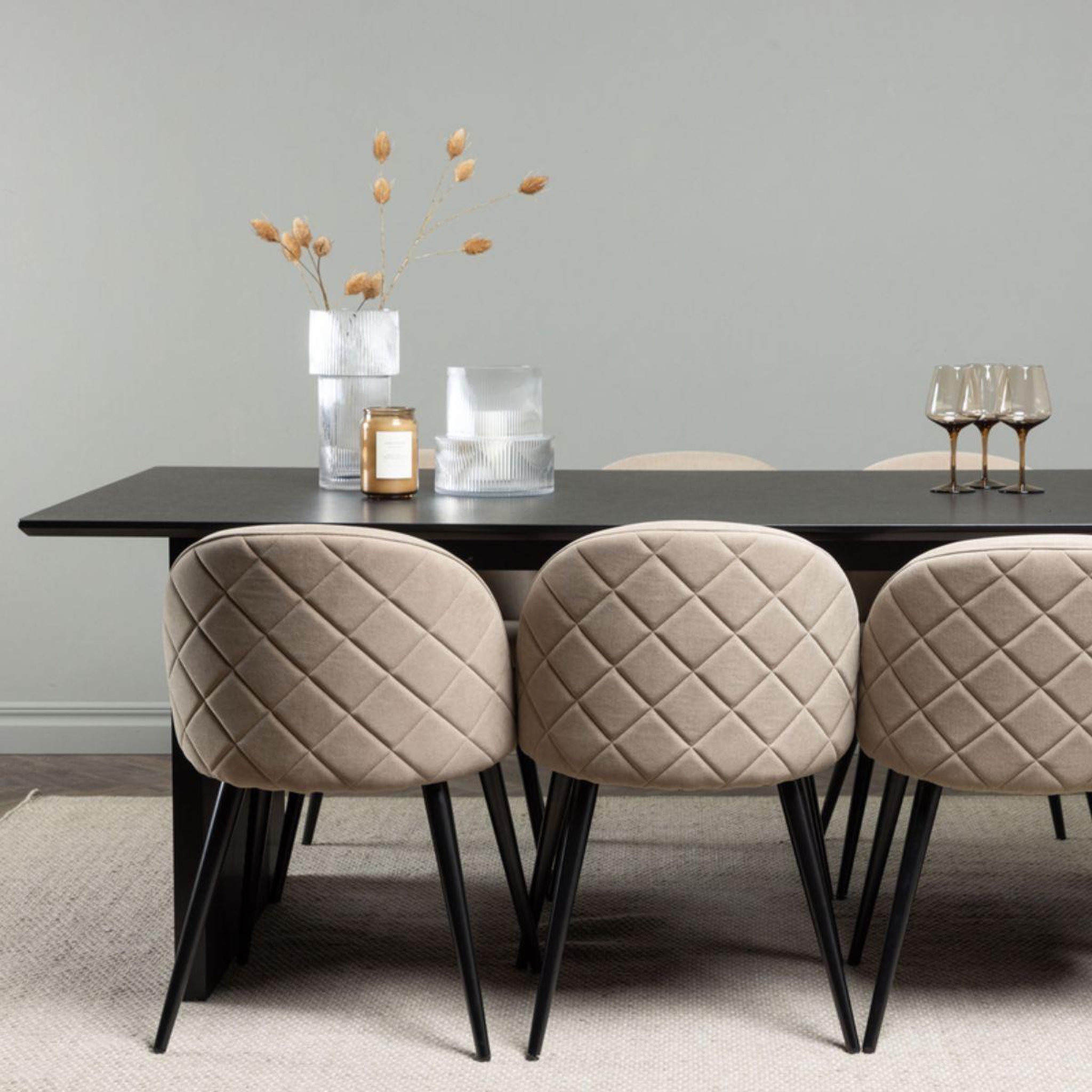 Voir la diapositive 5 : Paris Prix Ensemble table à manger & 6 chaises  vail & velvet  200cm beige & noir