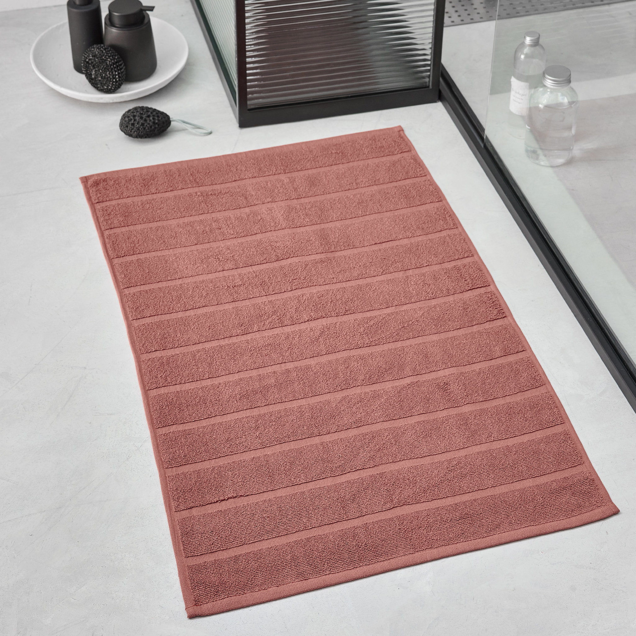 Voir la diapositive 1 : TODAY Tapis de bain uni en coton 700 g/m²