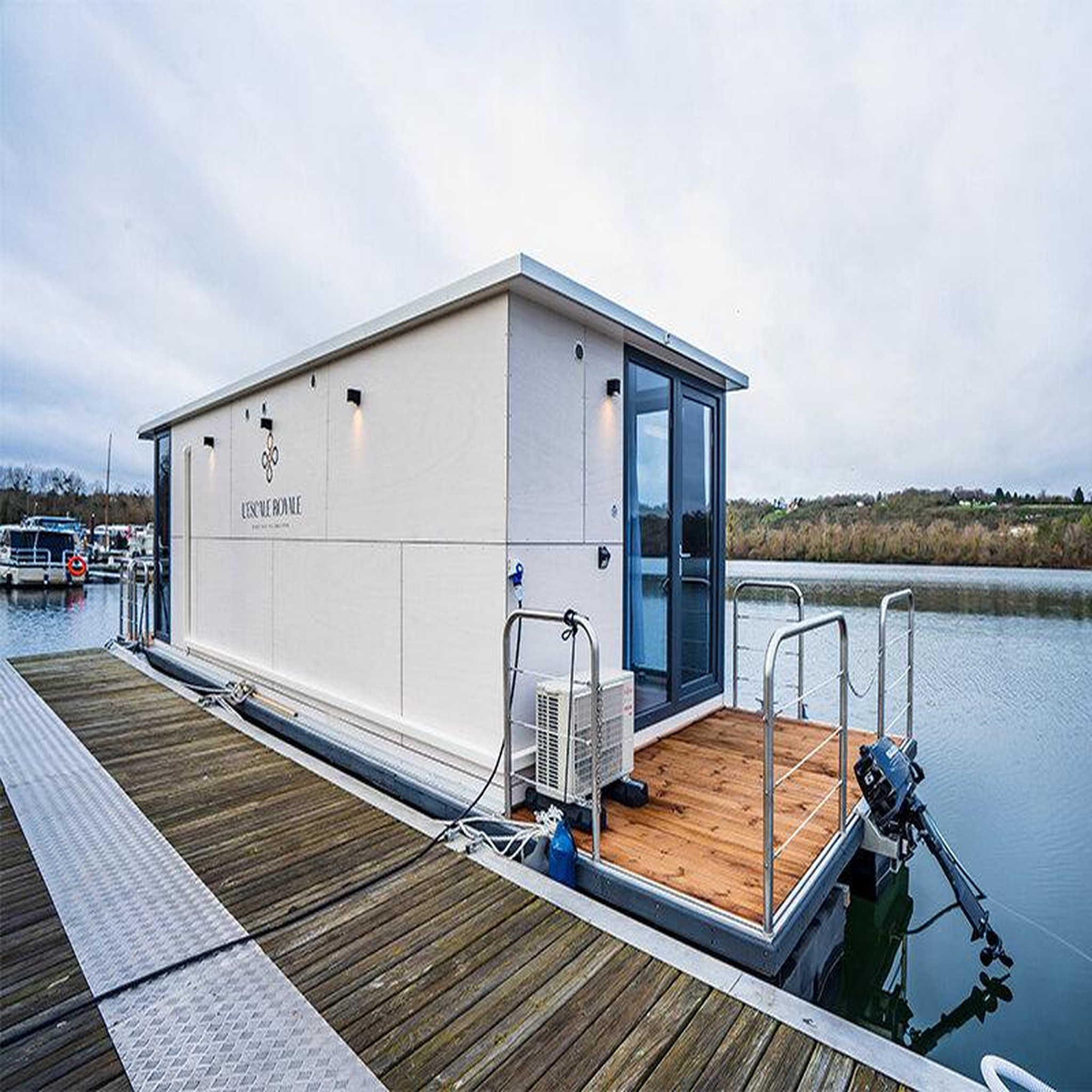 Voir la diapositive 4 : Smartbox 2 jours insolites en maison flottante insolite sur les bords de seine - coffret cadeau séjour