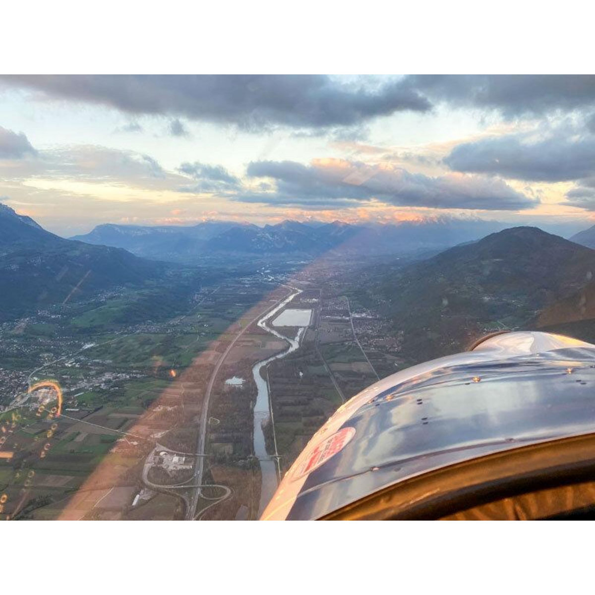 Smartbox Initiation au pilotage d'ULM de 40 min avec cours théorique au-dessus du massif du Vercors - Coffret Cadeau Sport & Aventure