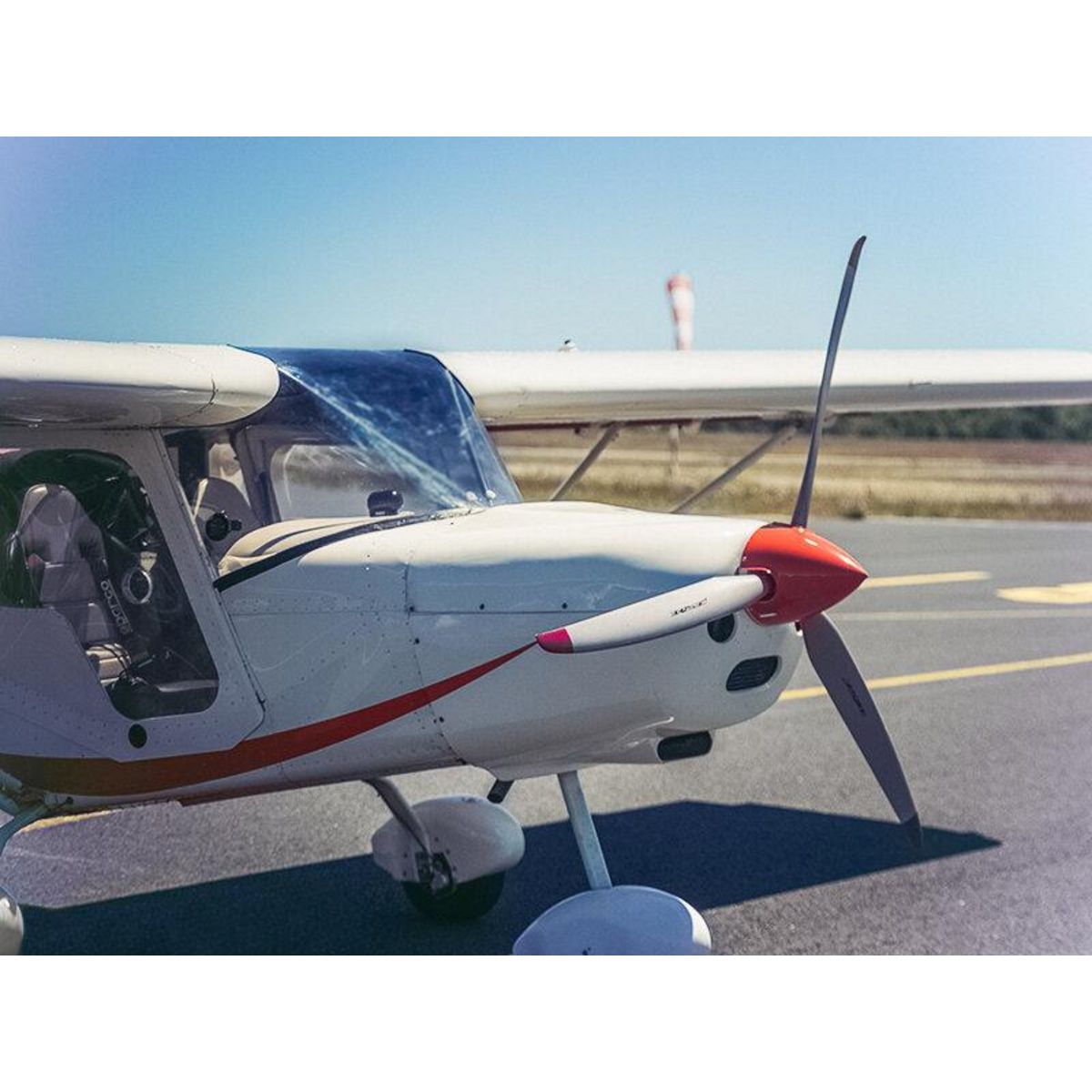 Smartbox Baptême de l'air en ULM d'1h10 en Corrèze - Coffret Cadeau Sport & Aventure