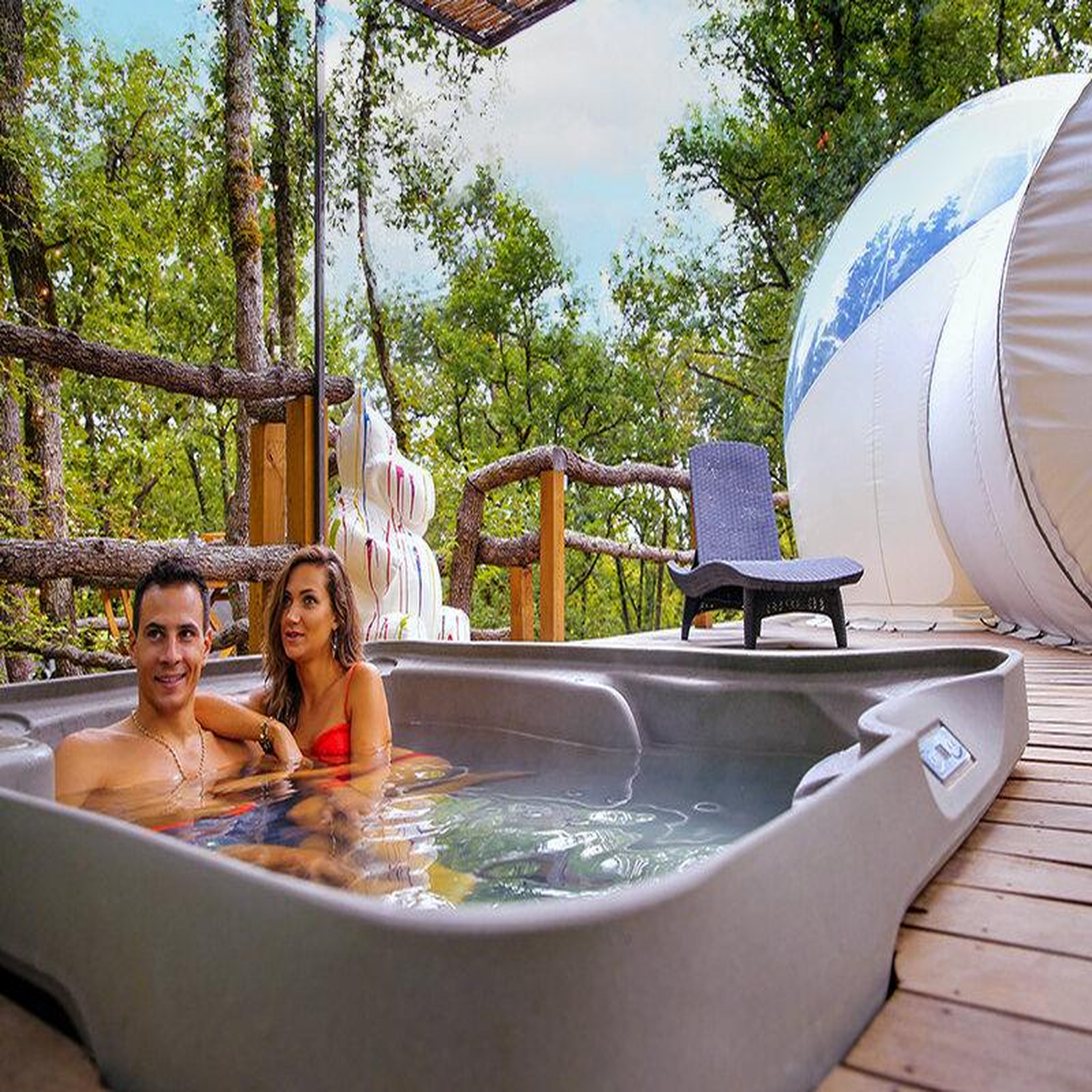 Voir la diapositive 3 : Smartbox 3 jours insolites en bulle avec bain bouillonnant au cœur des vignobles de gaillac - coffret cadeau séjour