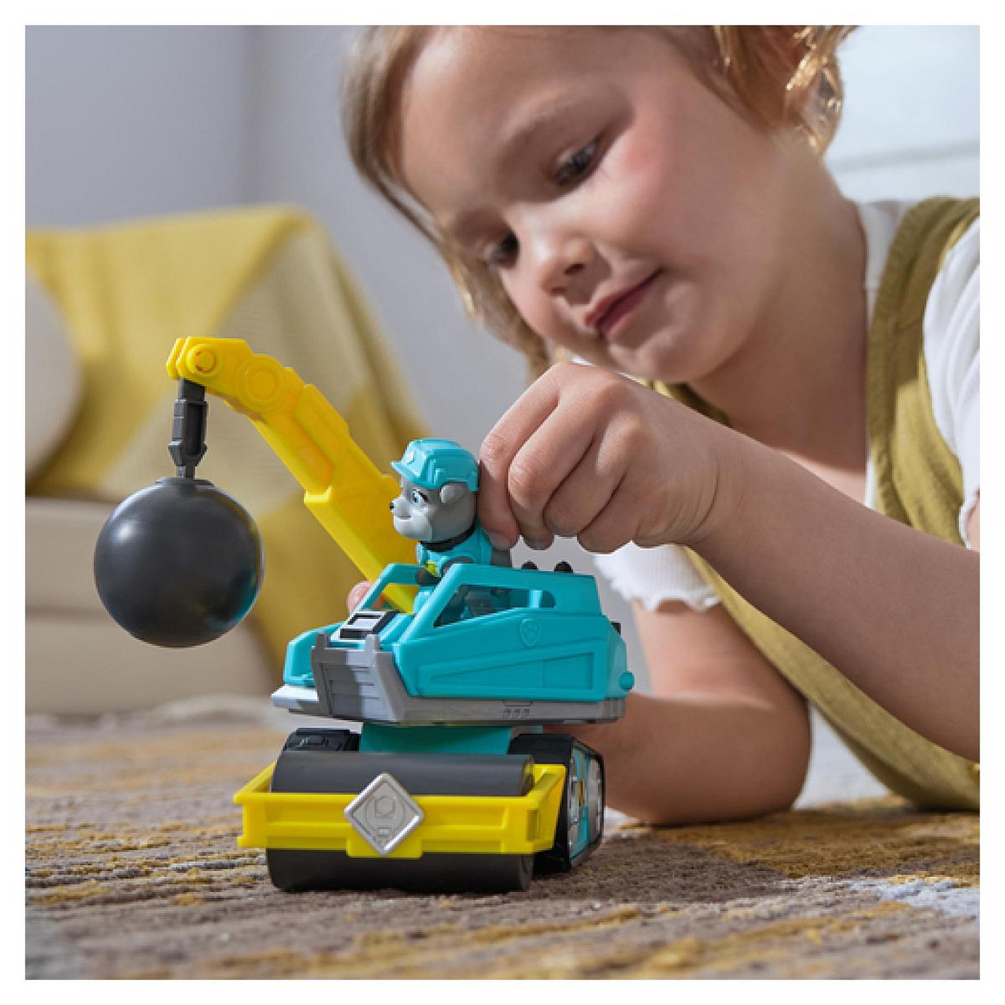 Voir la diapositive 4 : SpinMaster Rubble  and  Compagnie Motor's Wrecking Ball Truck