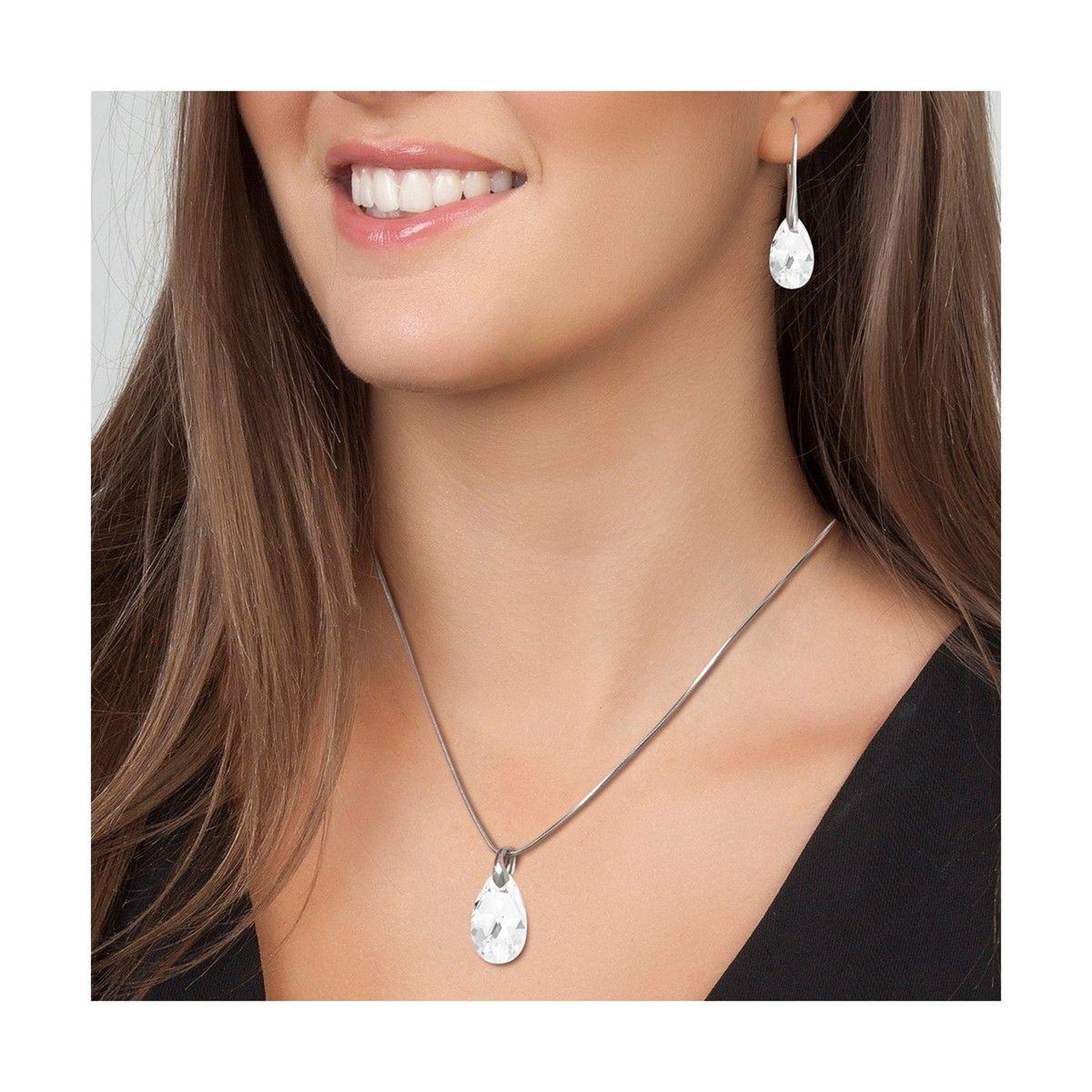 Voir la diapositive 2 : SC CRYSTAL Parure collier et boucles d'oreilles SC Crystal orneés de Cristaux scintillants