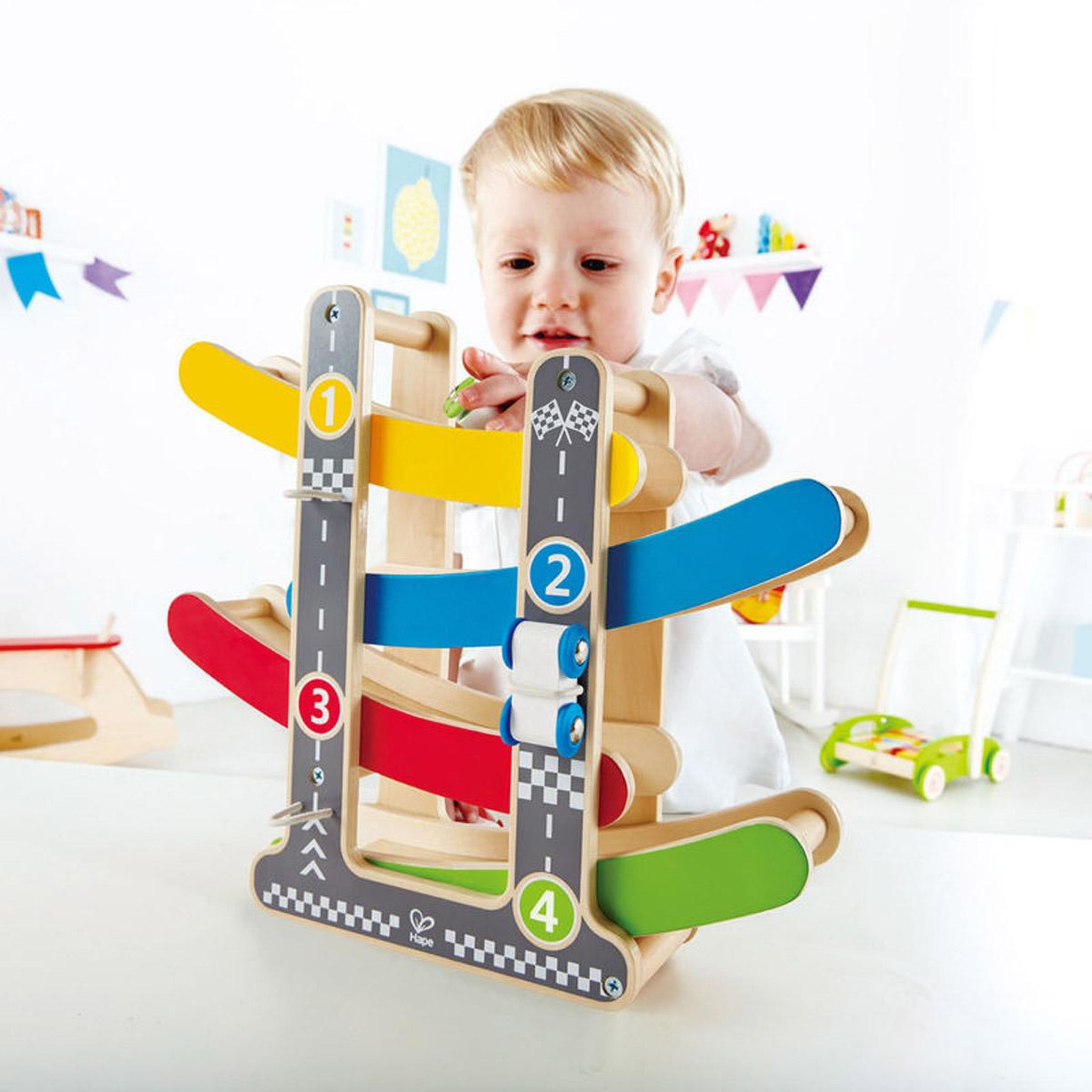 Voir la diapositive 4 : Hape Piste de course éclair