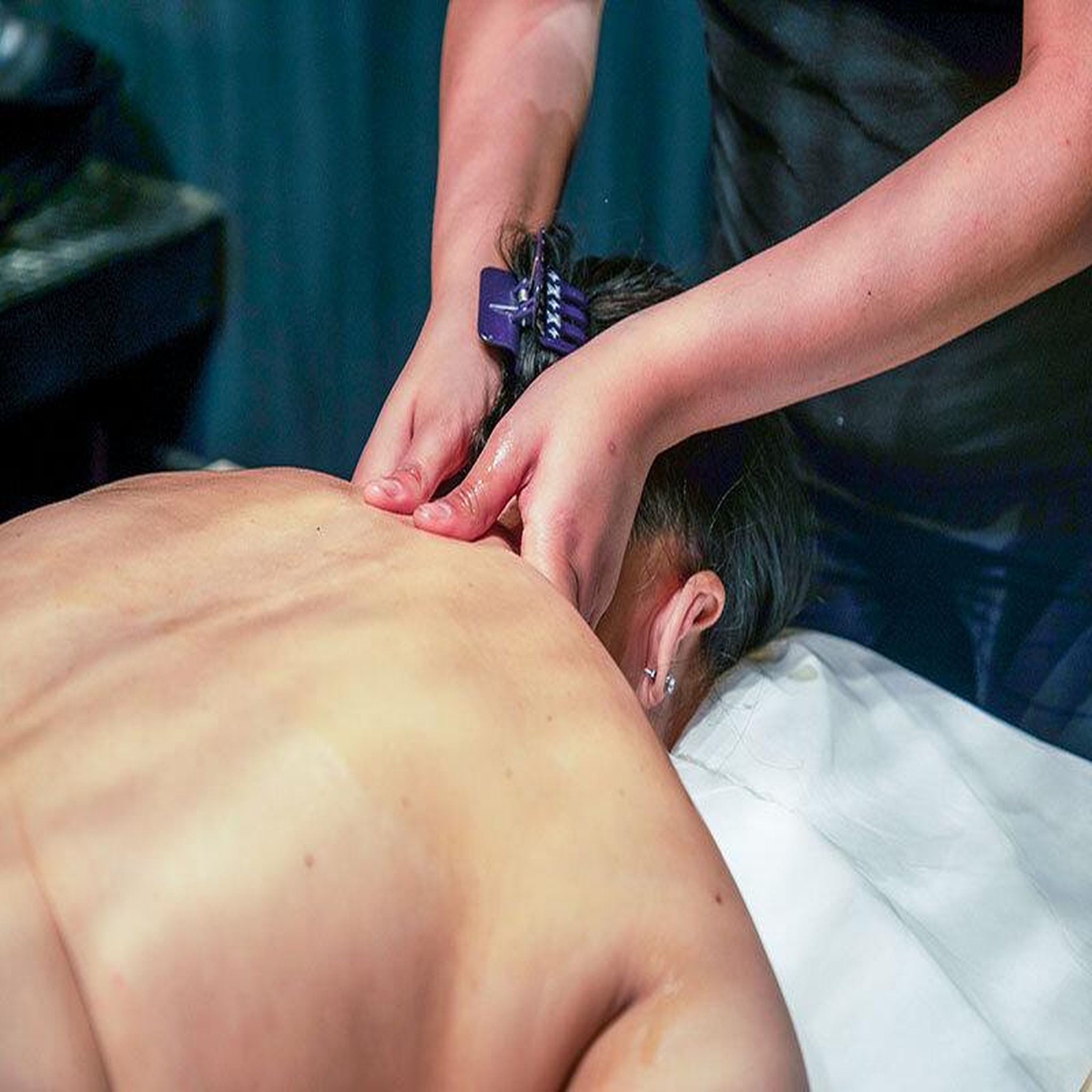 Voir la diapositive 5 : Smartbox Parenthèse détente à deux avec massage, gommage et accès au hammam - coffret cadeau bien-être