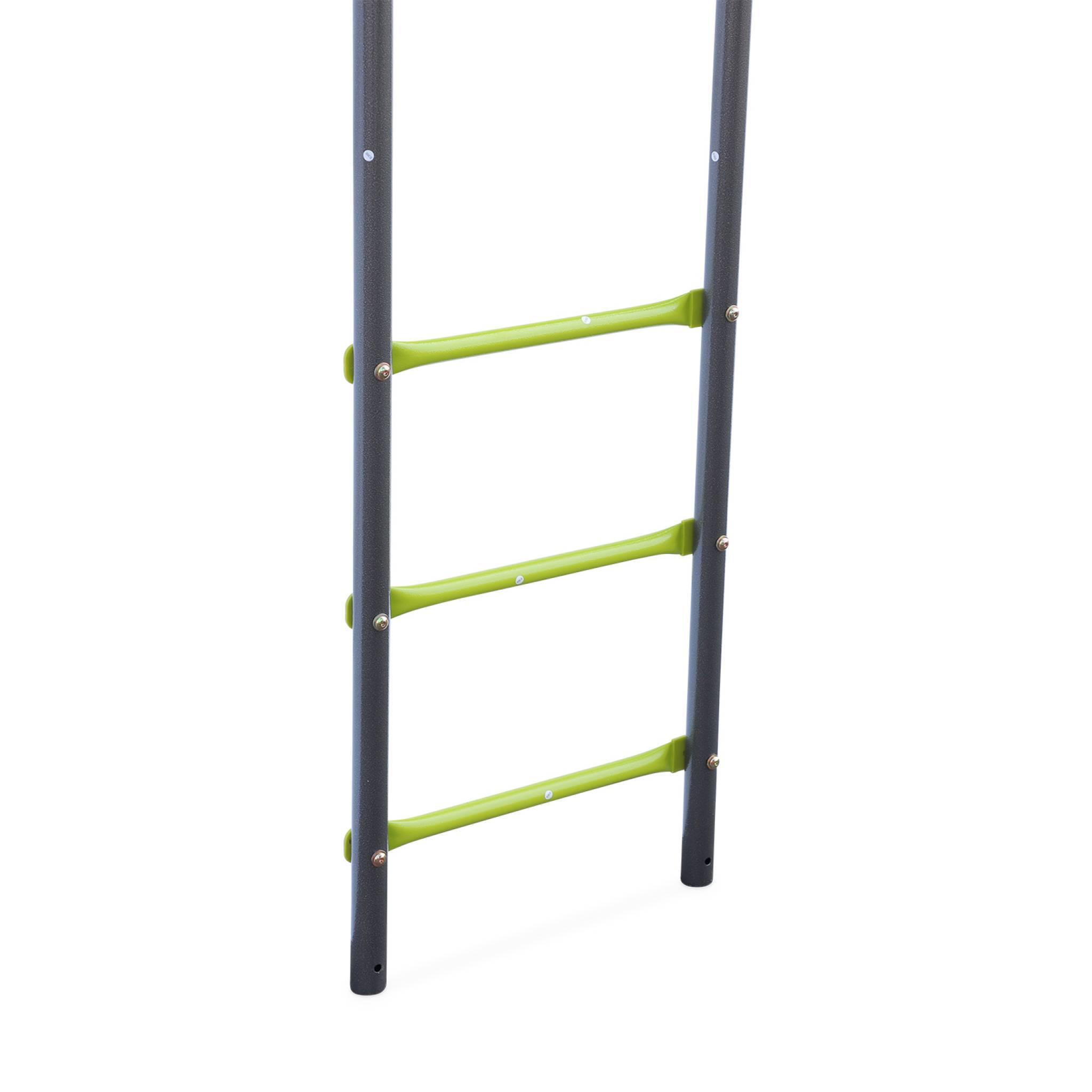 Voir la diapositive 5 : SWEEEK Aire de jeux pour enfants verte acier et bois. toboggan. bac à sable. mur d'escalade. trébuchet. plateforme cabane GALERNE