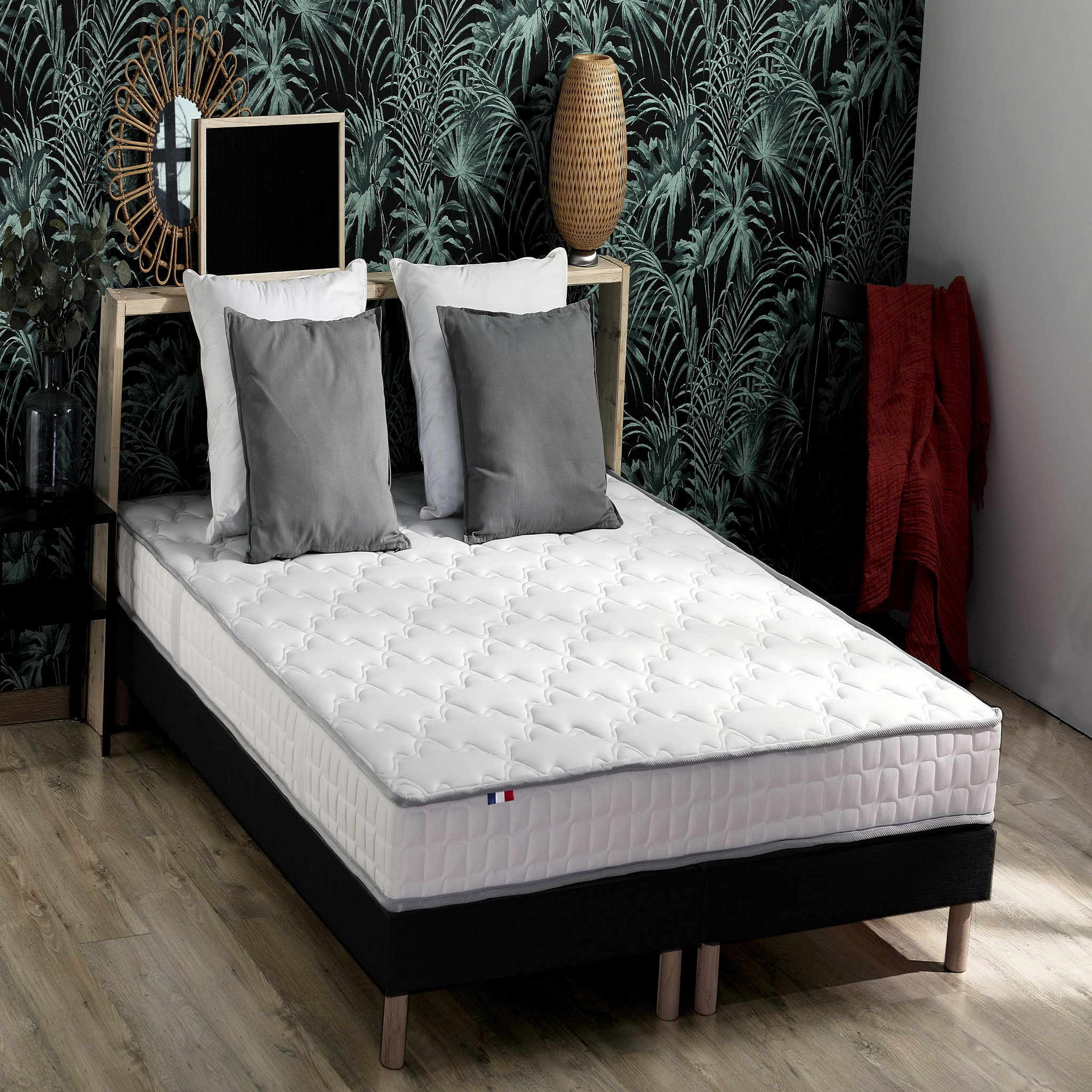 Voir la diapositive 3 : Sommier tapissier 2x80x200 cm BLASON