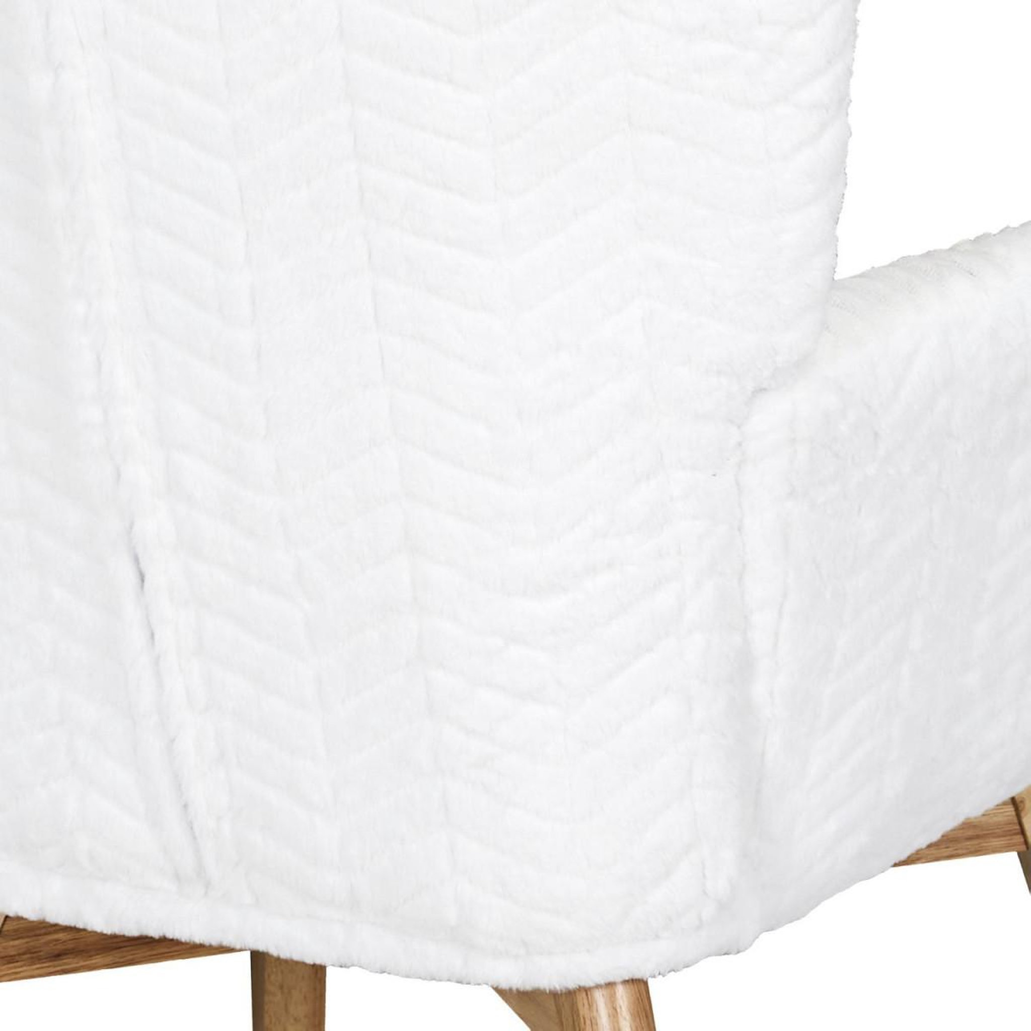 Voir la diapositive 6 : The Home Deco Factory Fauteuil patchwork  helsinki  100cm blanc