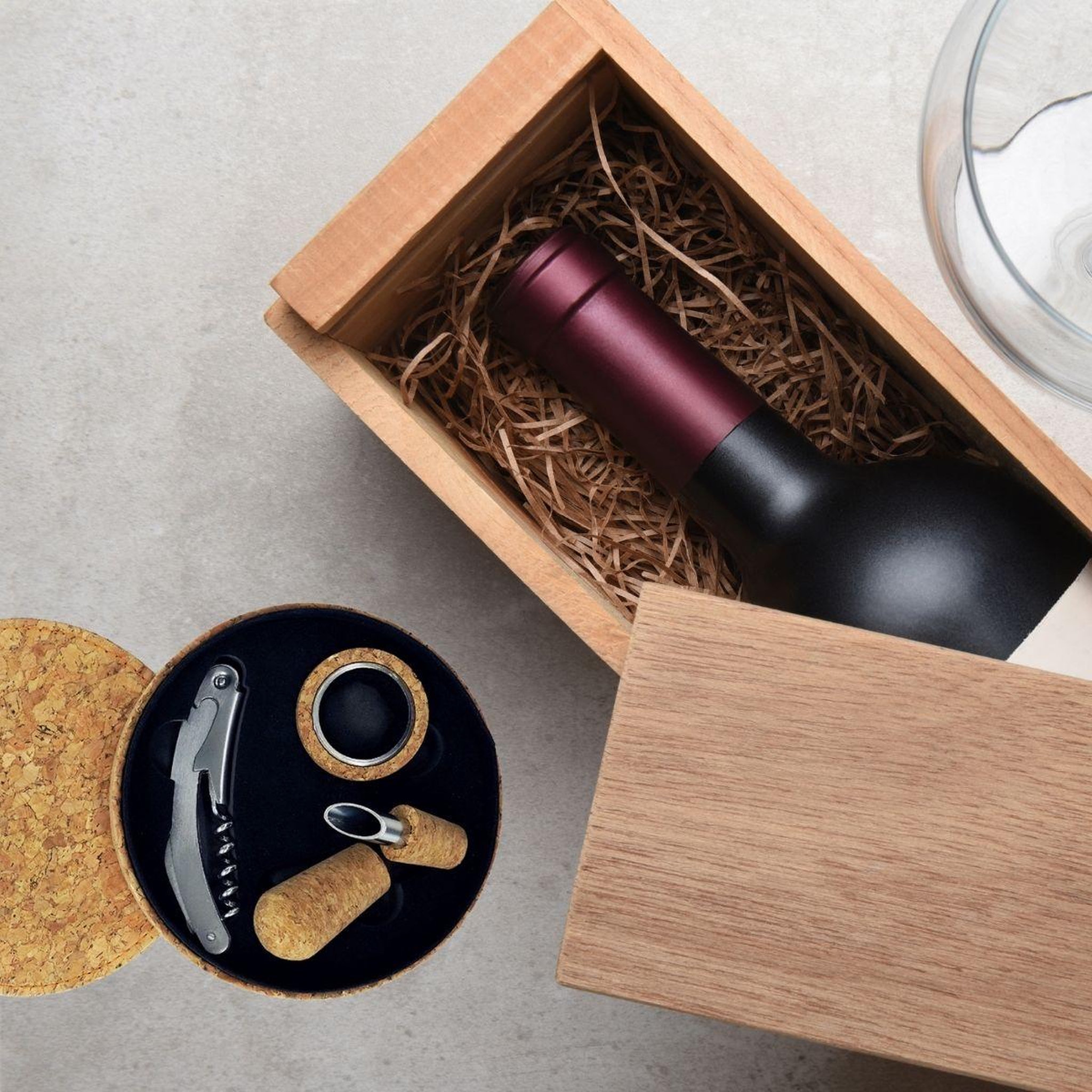 Voir la diapositive 2 : Fackelmann Coffret cadeau d'accessoires pour bouteille de vin 3 pièces avec boite en liège fackelmann gift