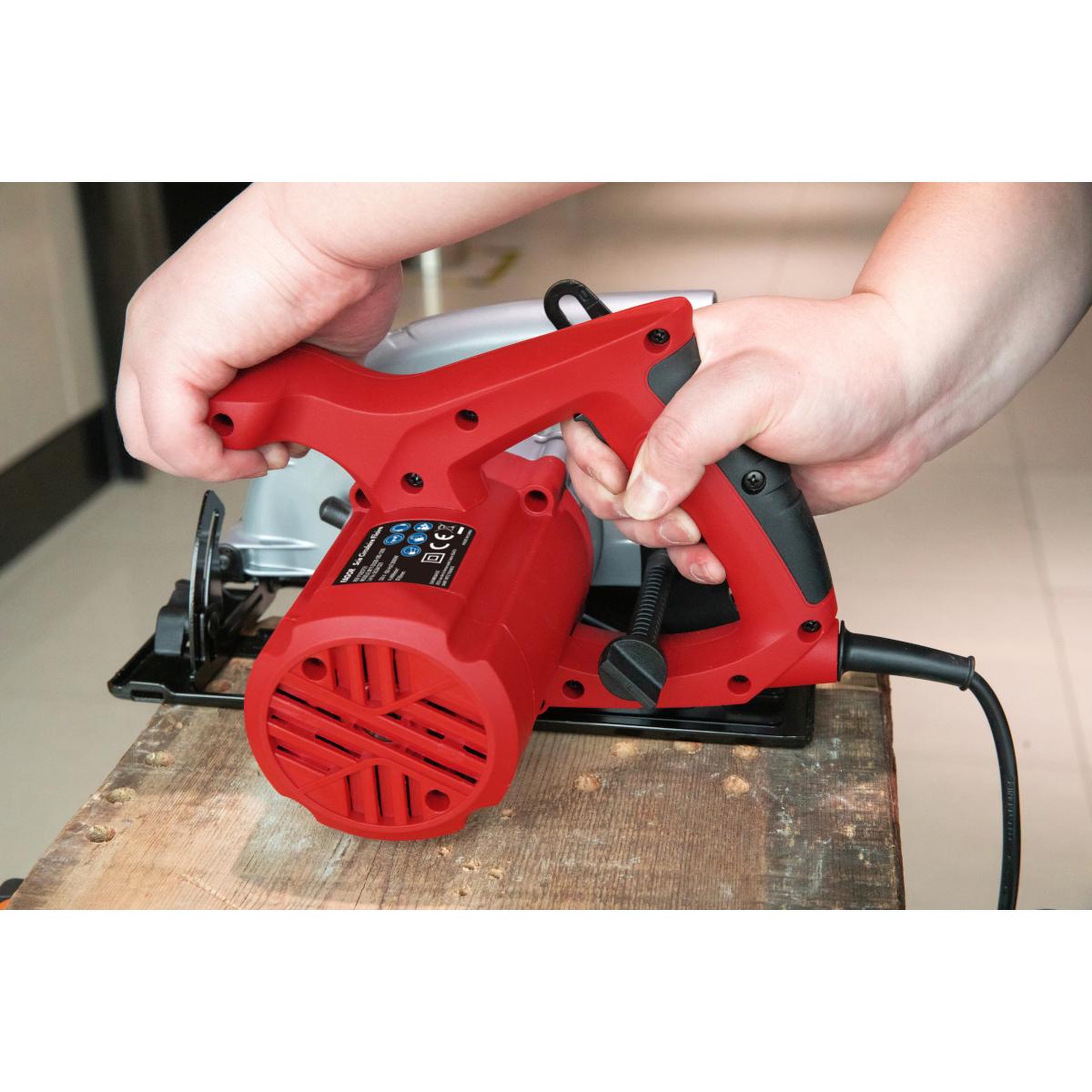 Voir la diapositive 3 : Fagor Scie circulaire filaire 1200w 4500 tours/min - fgscf31