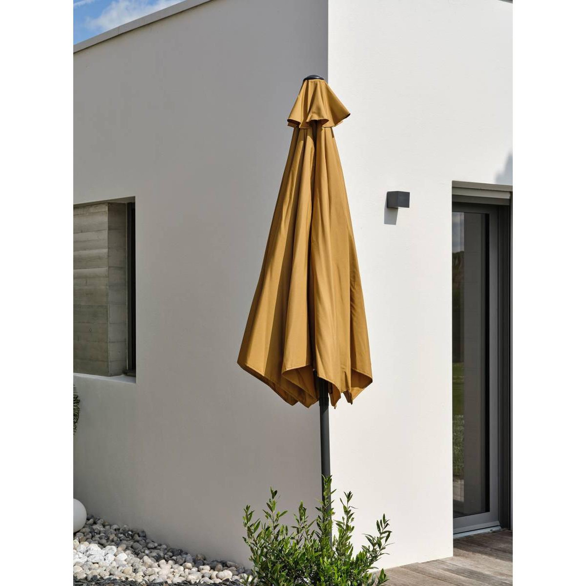 Voir la diapositive 6 : DCB GARDEN Parasol Inclinable à Manivelle  Marbella  270cm Moutarde