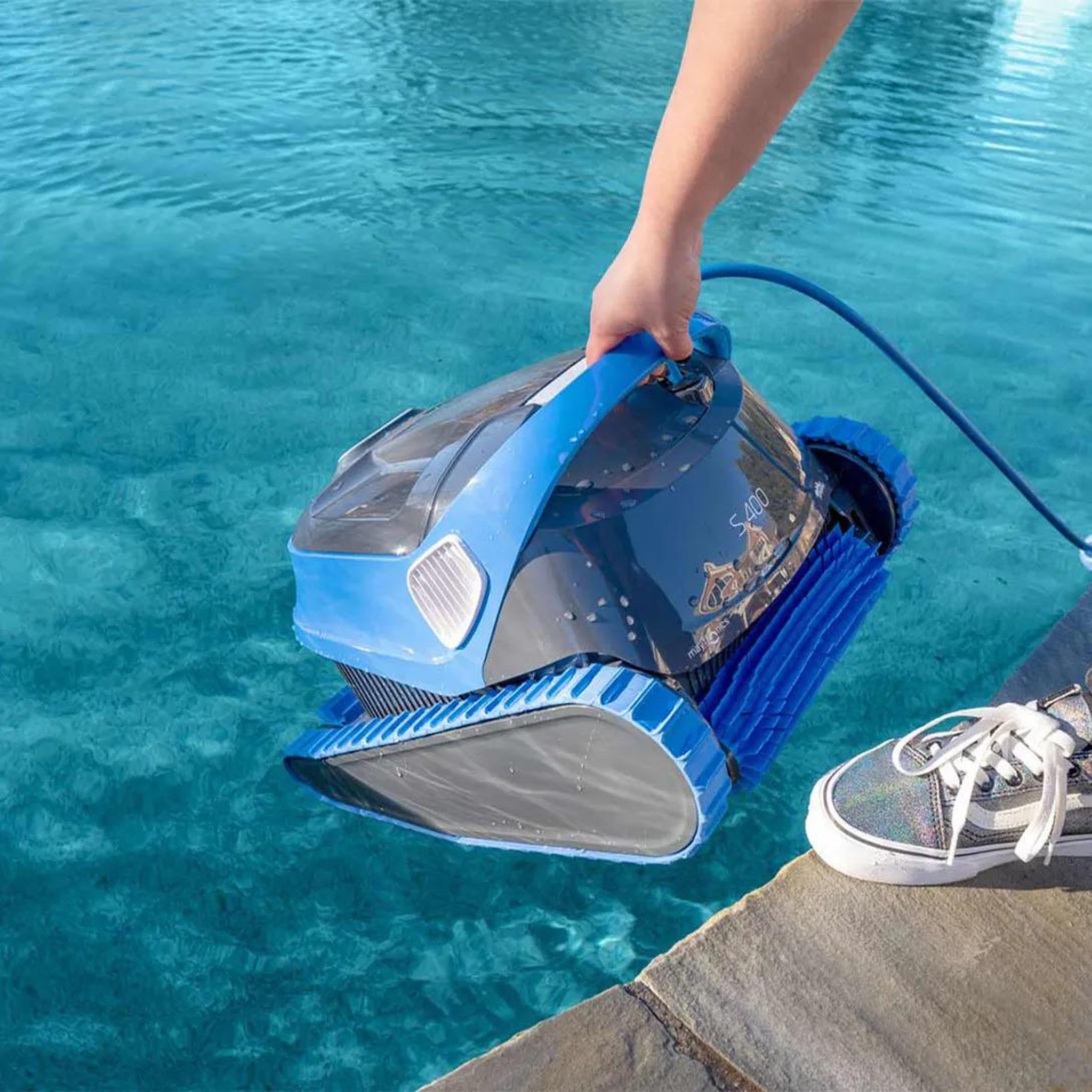 Voir la diapositive 5 : Dolphin Robot electrique de piscine fond, parois et ligne d'eau avec chariot - s400