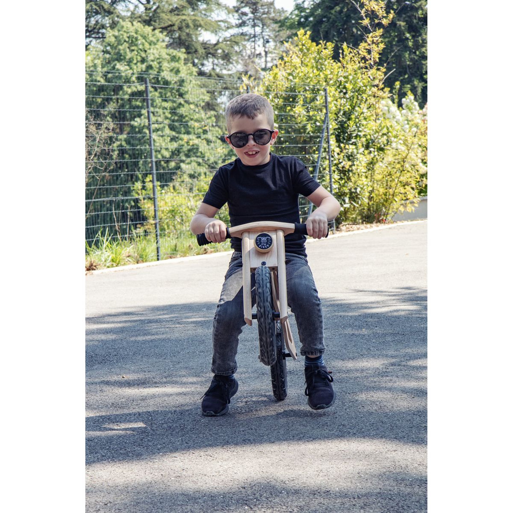 Voir la diapositive 2 : Funbee P'tit biker Draisienne bois Mon P'tit biker