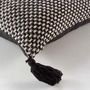 Voir la diapositive 2 : Paris Prix Coussin Déco à Pompons  Jennie  40x40cm Noir