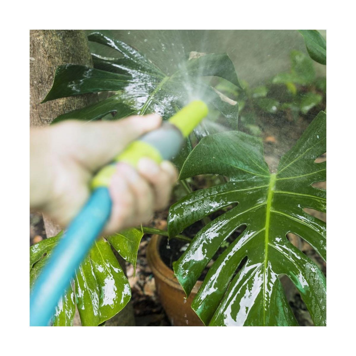 VITO Kit d'arrosage jardin PVC renforcé 20 m diam 15mm lance multi jet +2 raccords + nez de robinet VITO