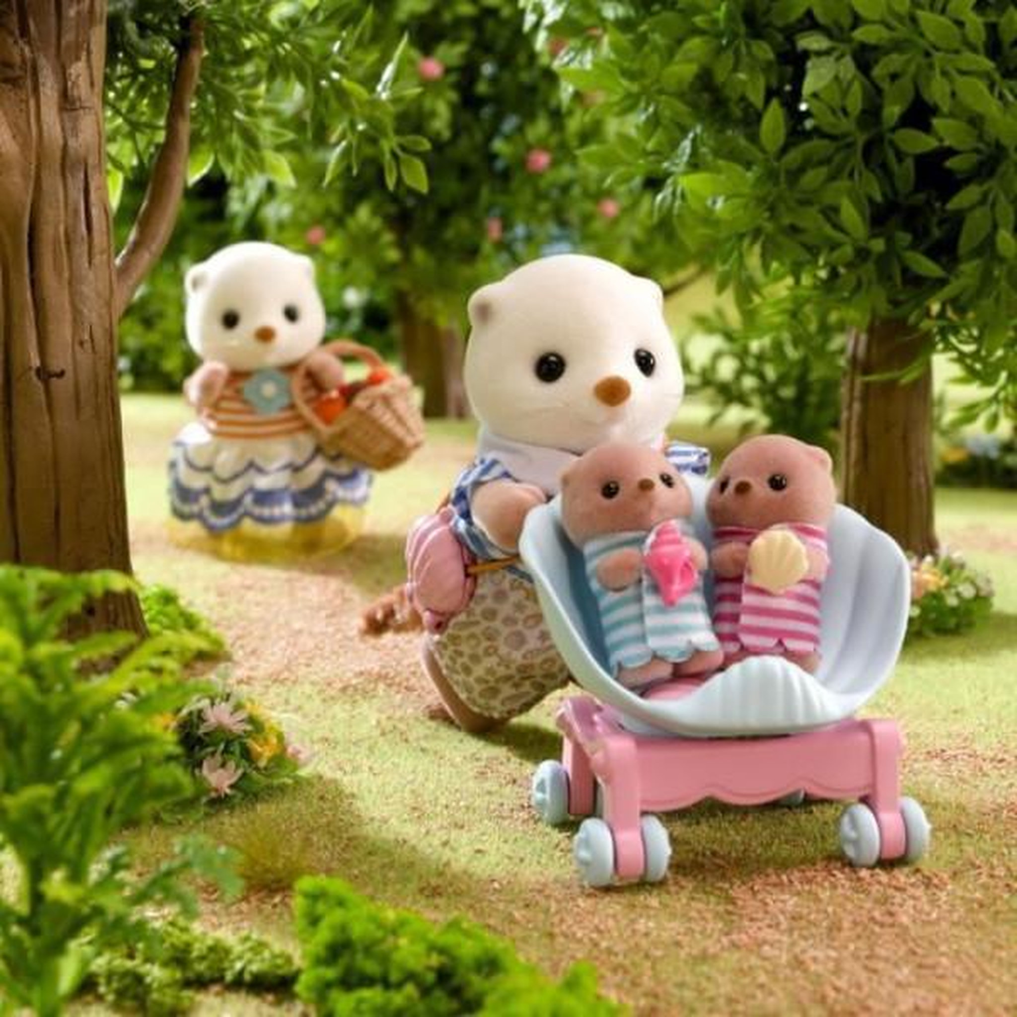 Voir la diapositive 4 : Sylvanian Families La famille Loutre de mer - SYLVANIAN FAMILIES - 5803