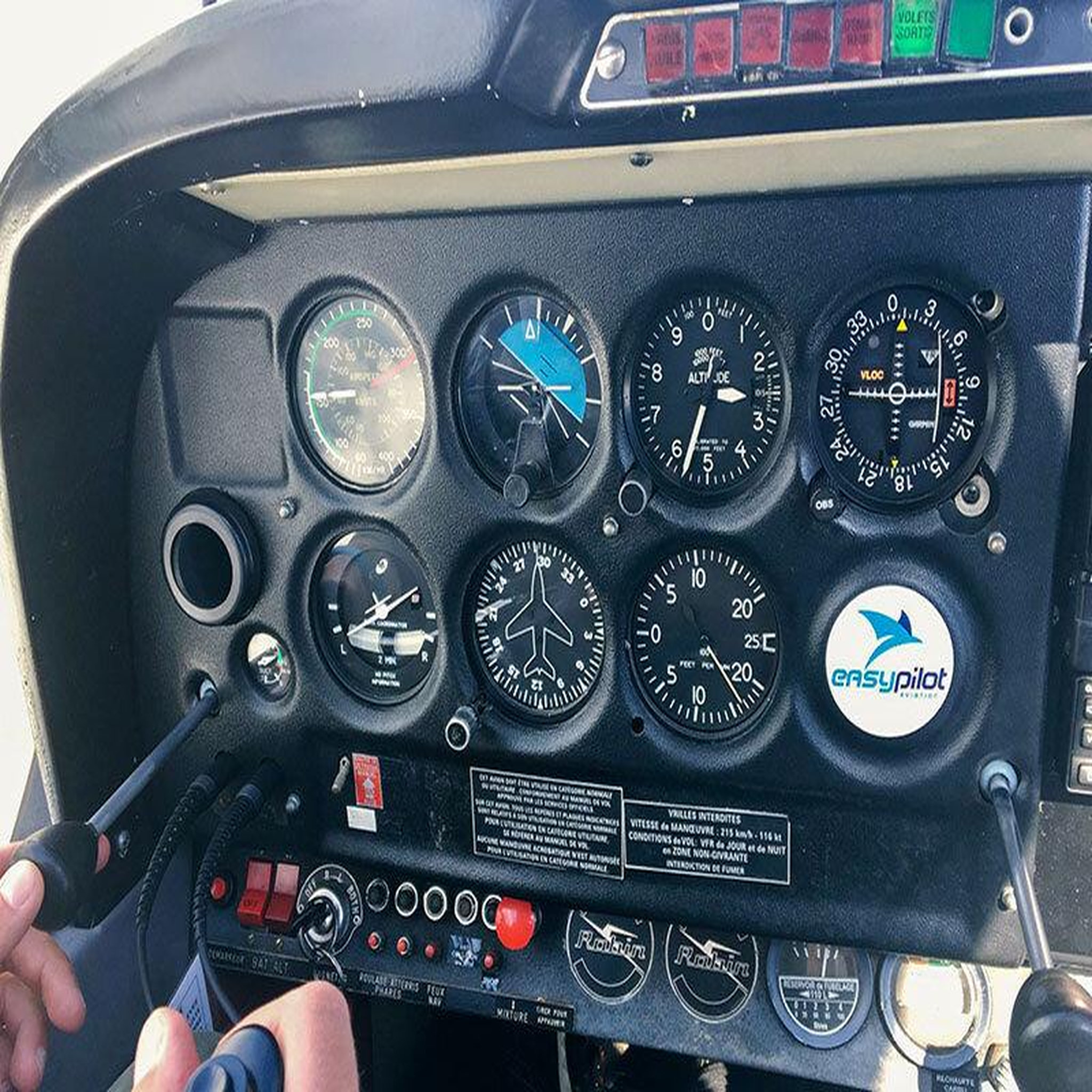 Voir la diapositive 2 : Smartbox Vol en avion de 45 min au départ du touquet - coffret cadeau sport & aventure