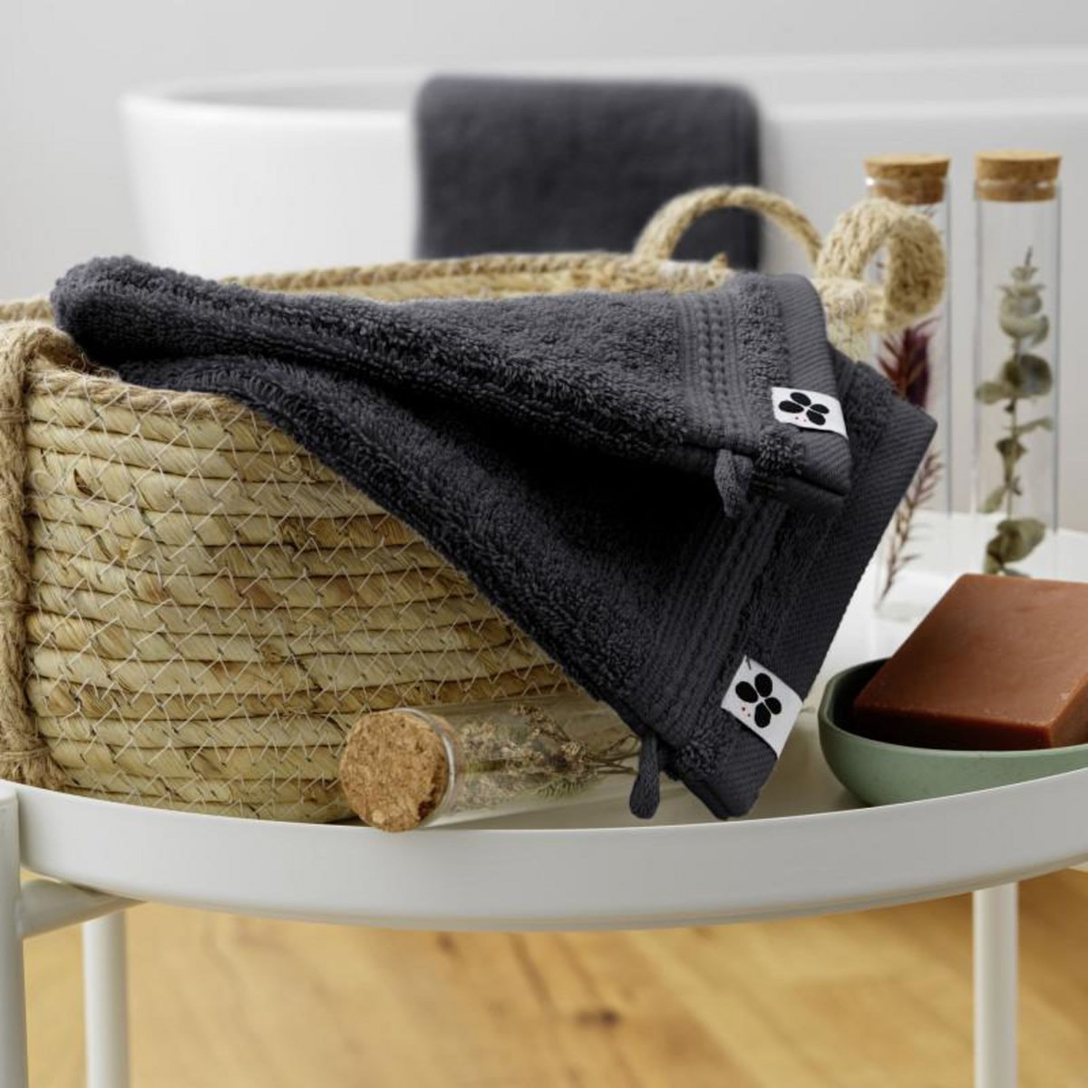 L EFFET PAPILLON Lot de 2 gants de toilette  Garance  15 x 21 cm / 100% Coton Bio / 600 gr/m² l'Effet Papillon -  - Lot de 2 Gants de toilette 15 x 21 cm