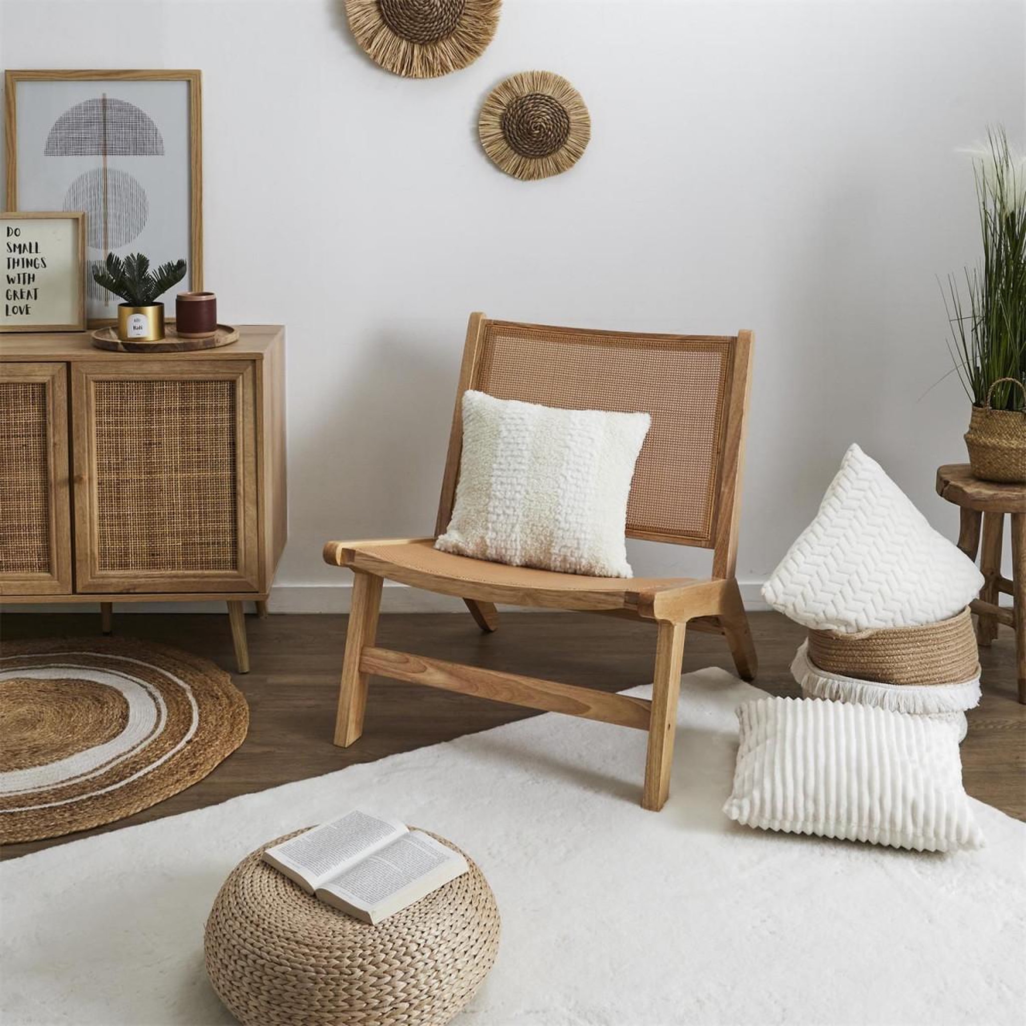 Voir la diapositive 2 : The Home Deco Factory Fauteuil en bois  bali  72cm naturel